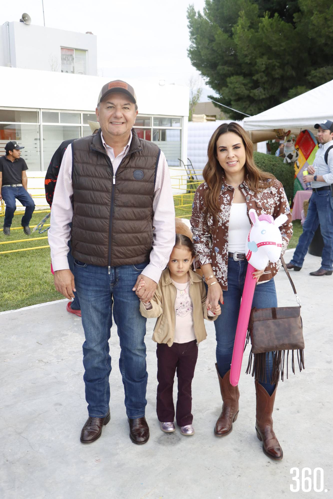 $!Jesús y Aria Montemayor, y Abril Morales.