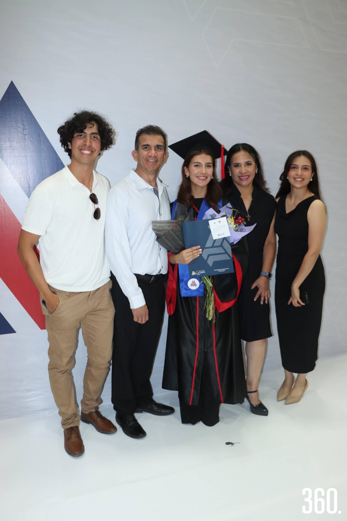 $!Carlos Montano, Carlos Montano, Kenia Montano, Lualy Pérez y Kiara Montano.