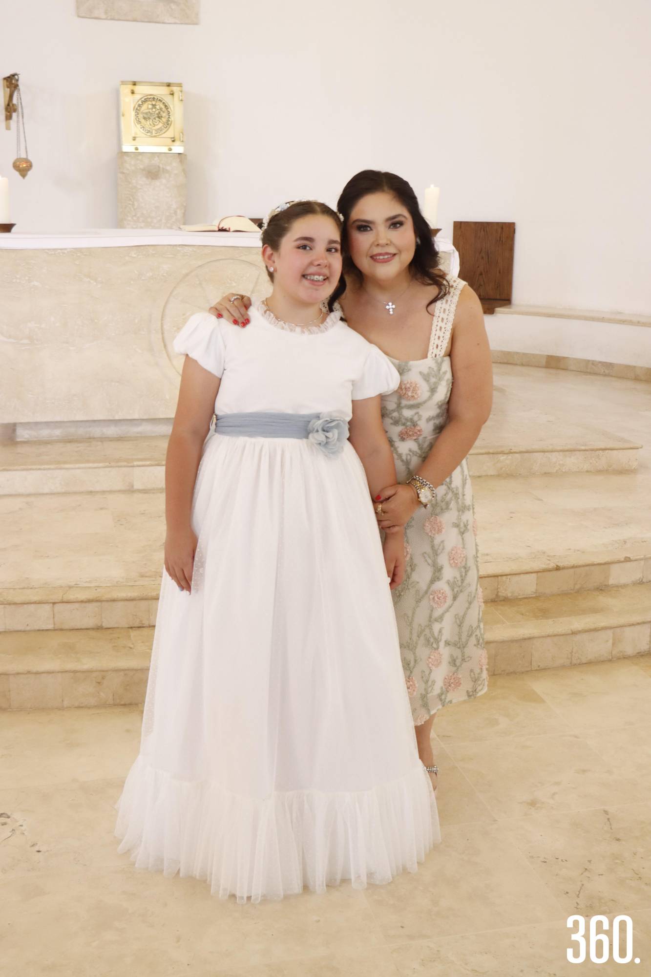 $!Karla con su madrina, Ana Siller.