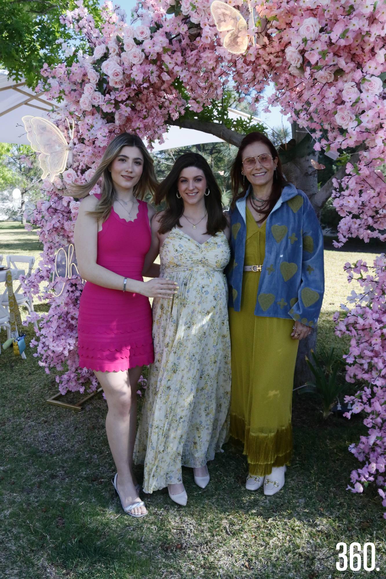 $!Vicky Abramo Gutiérrez, Isabella Cárdenas y Bertha Gutiérrez.