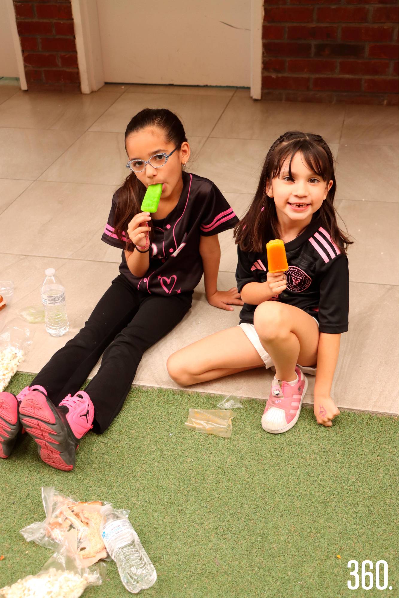 $!Ana Valeria Serna y Romina Briseño.