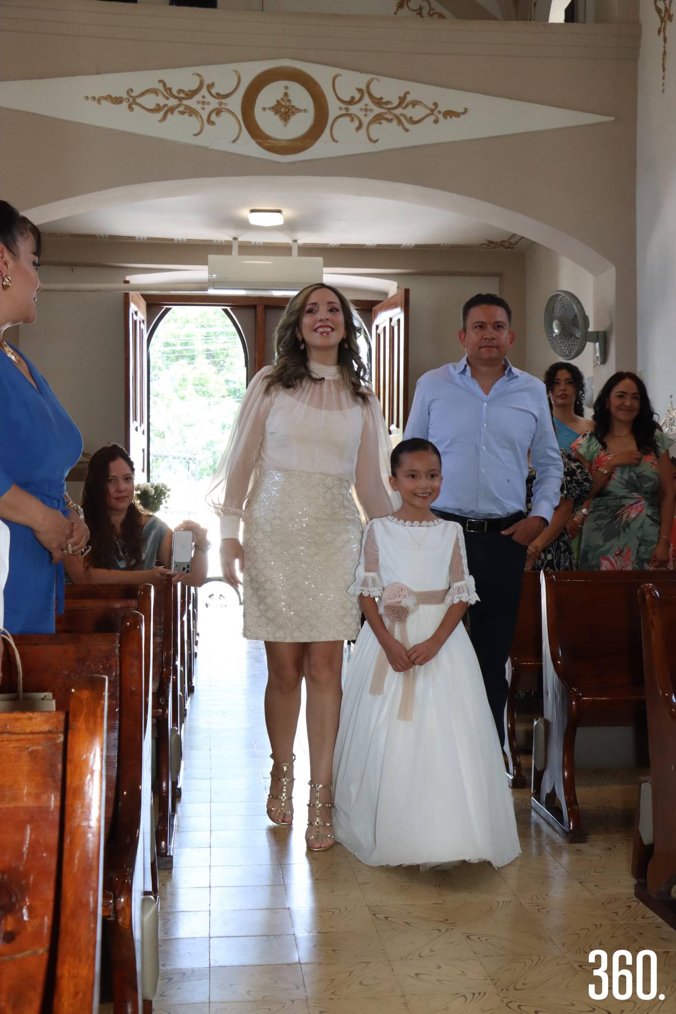 $!Ana Huerta y Luis Rivas con su ahijada Valentina.