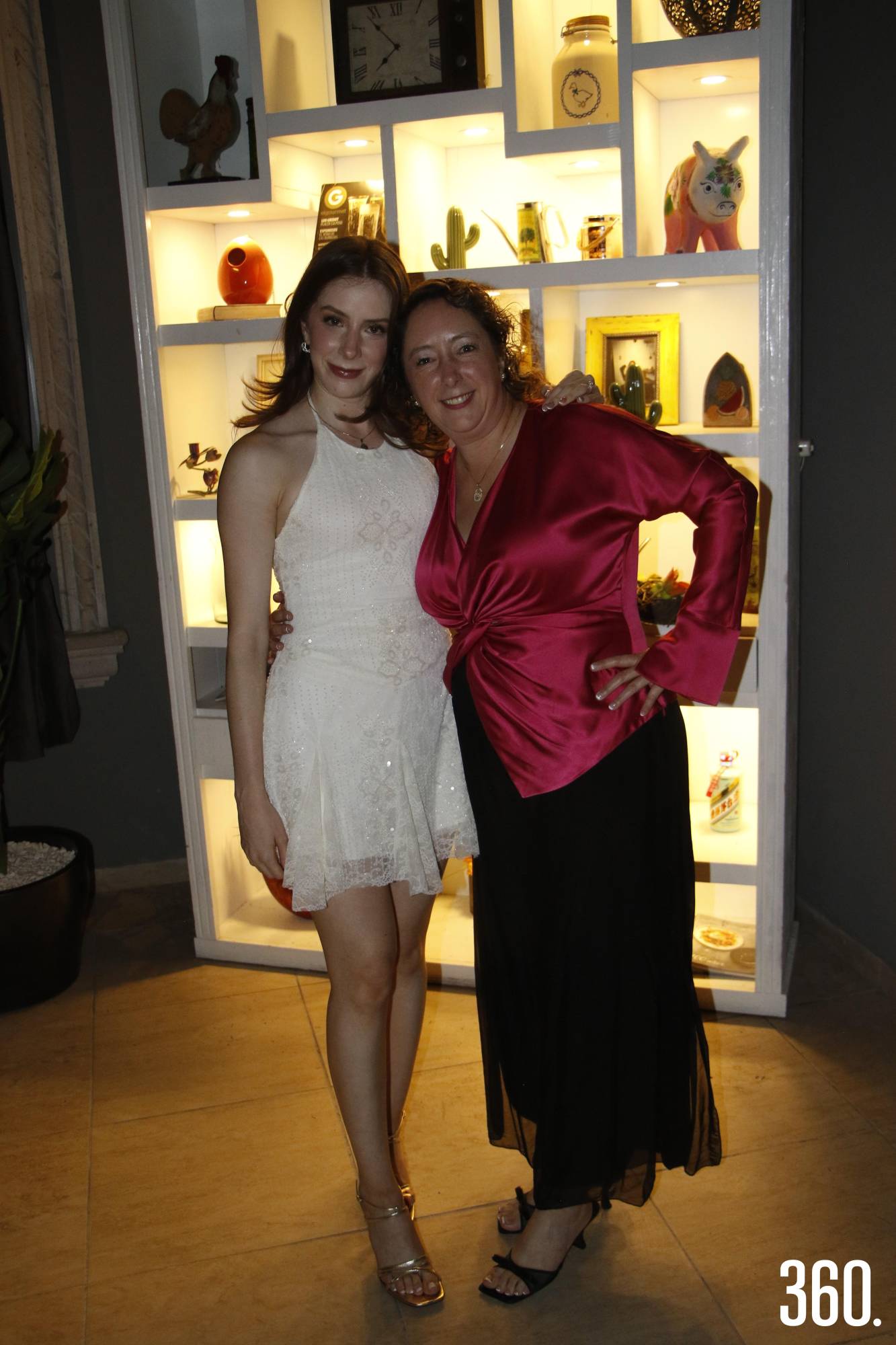 $!Sofía Medrano con su mamá, Belinda Dewey.