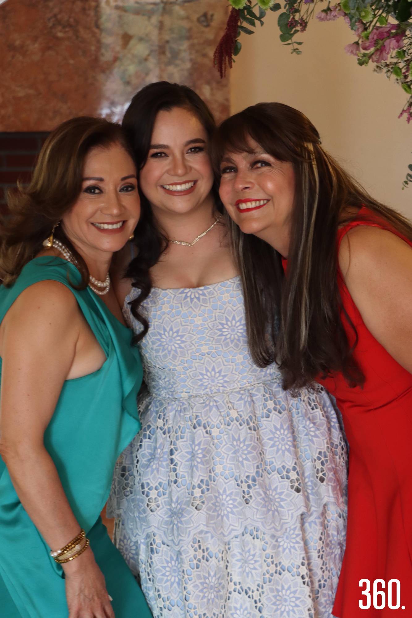 $!Fernanda con su suegra Martha Torres y su madre, Gloria Ruizesparza.