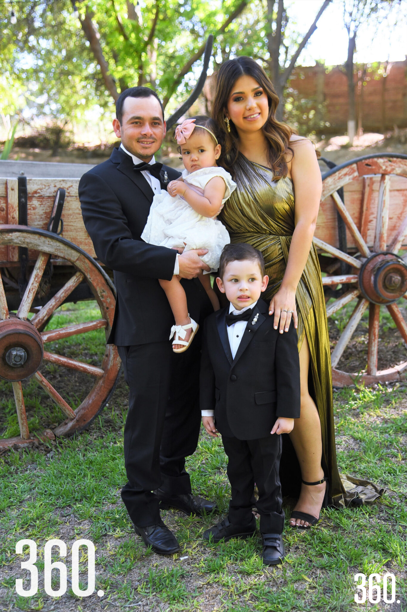 $!Javier de la Colina y Marissa Gil con sus hijos María Isabel y Javier.