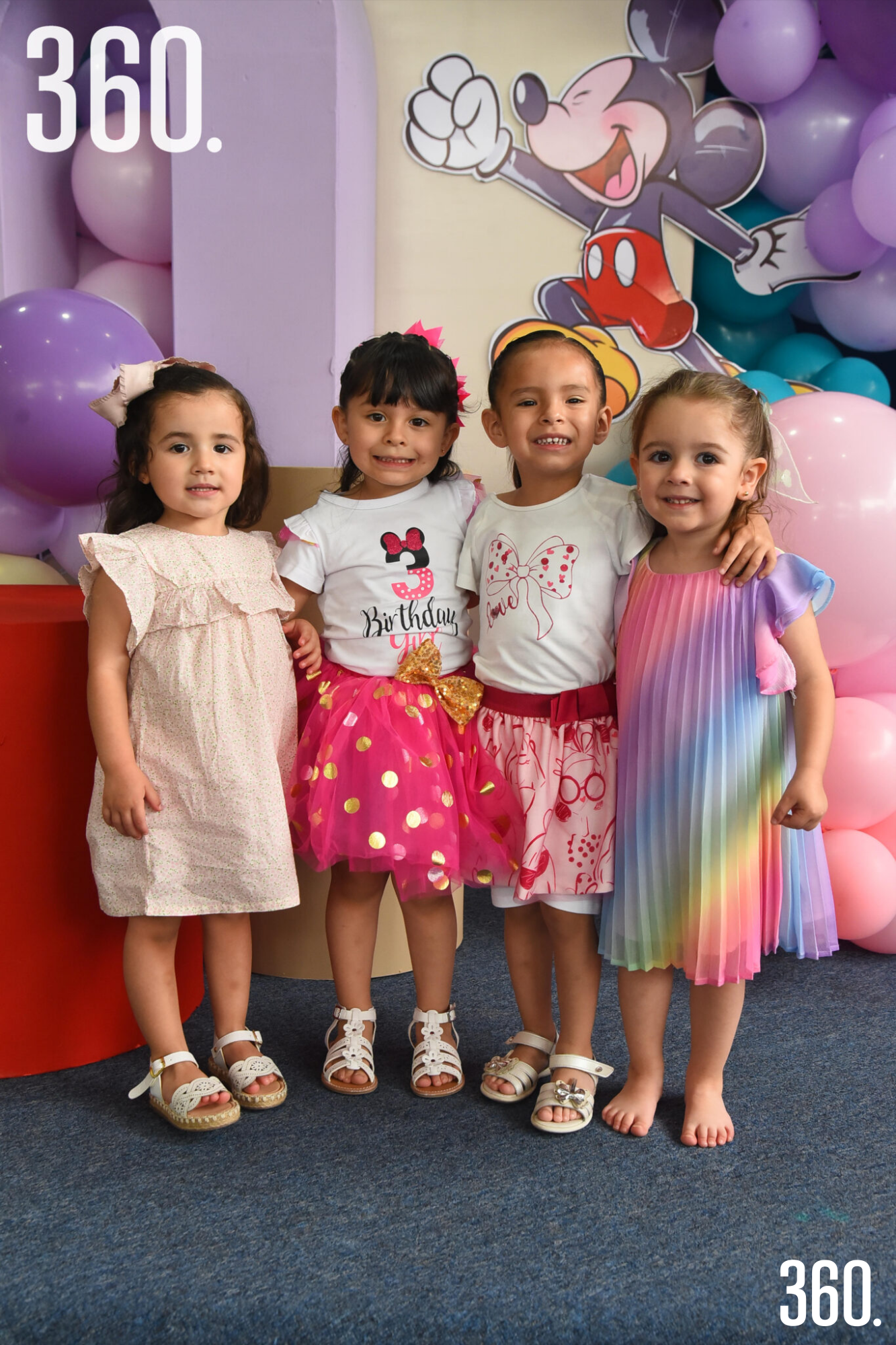$!María García, María Julia Alcalá y Amelia Galindo con Ana Victoria.