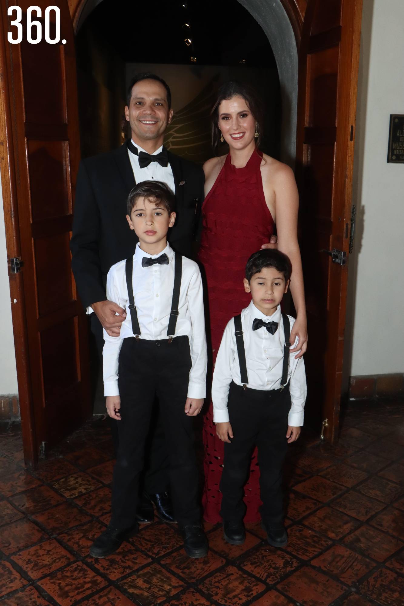 $!Ricardo Cabello y Sofía Herrera con sus hijos Andrés y Ricardo.