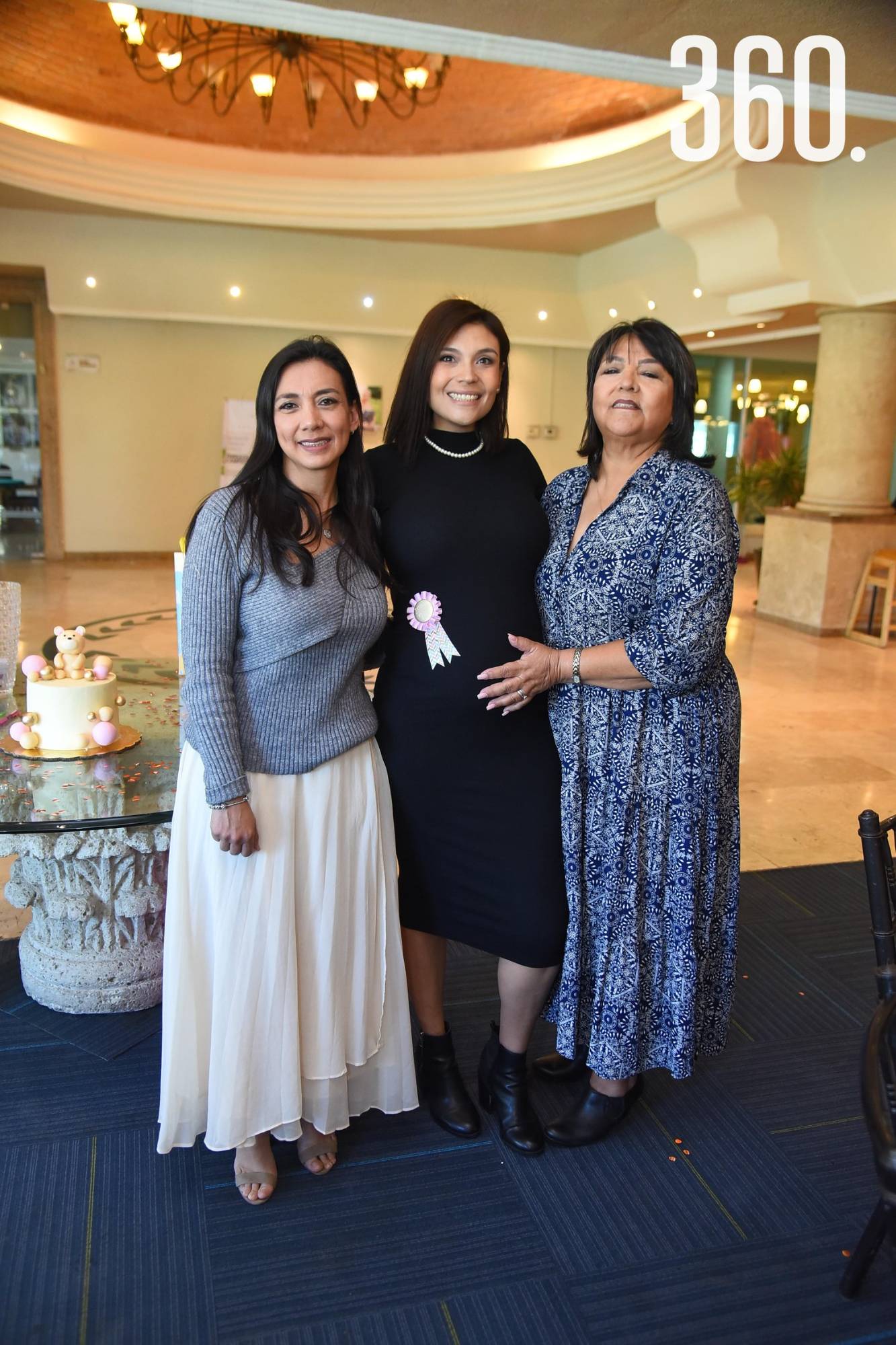 $!La festejada con su mamá Xitlali Quijada y su hermana Xitlali Alcaraz.