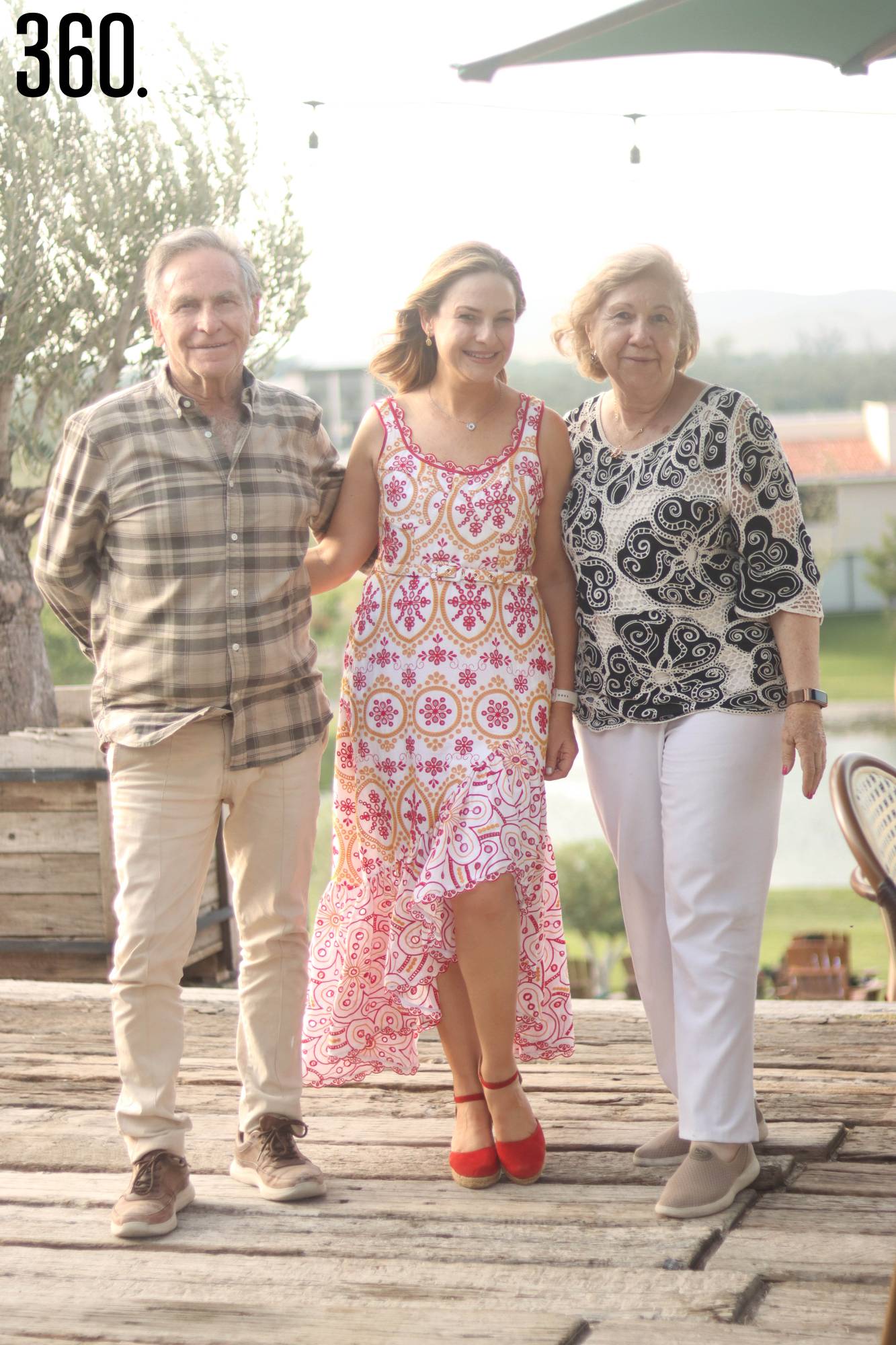 $!FESTEJAN A LIZZY EN LOS VIÑEDOS