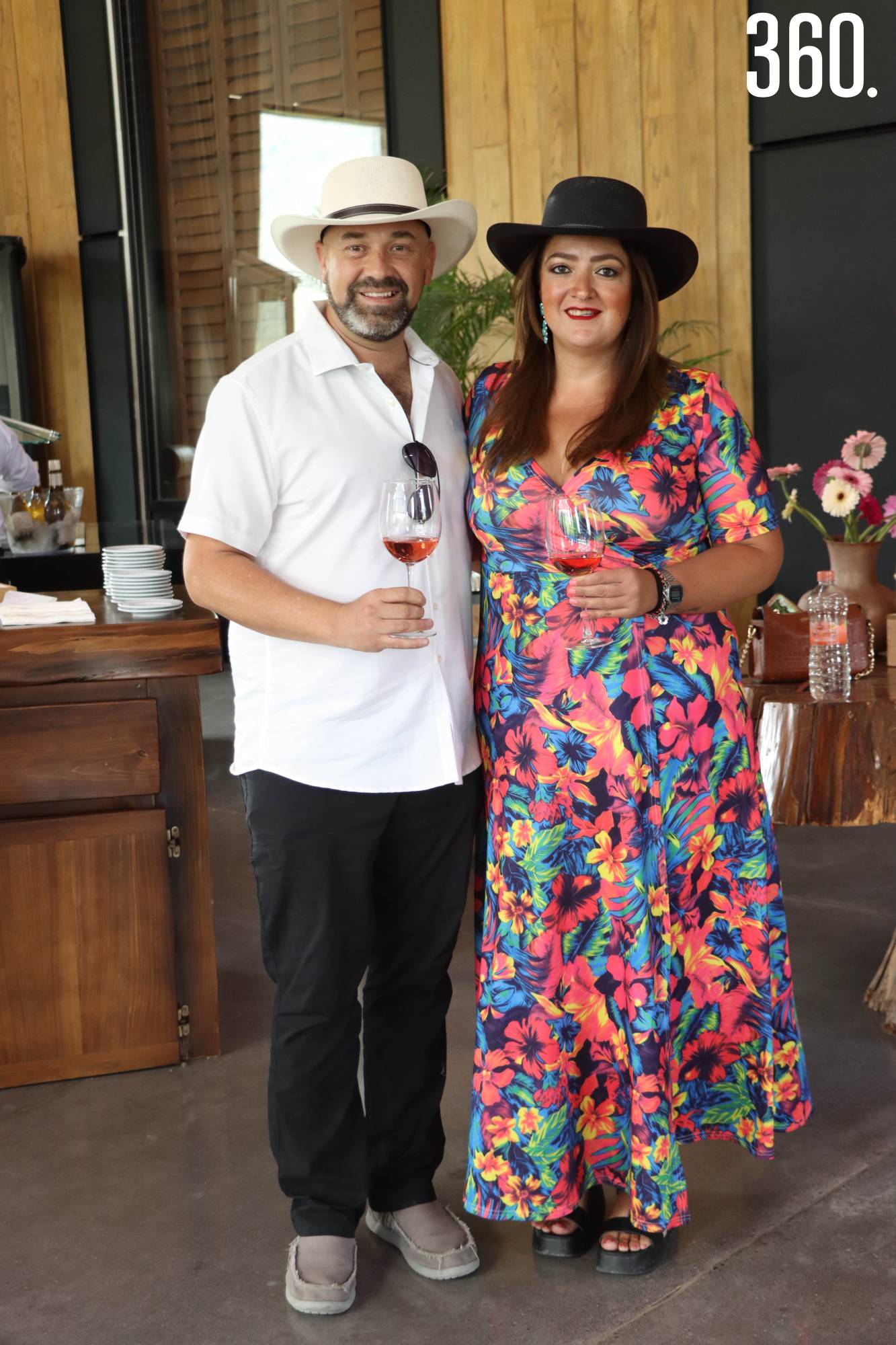 $!FESTEJAN A LIZZY EN LOS VIÑEDOS
