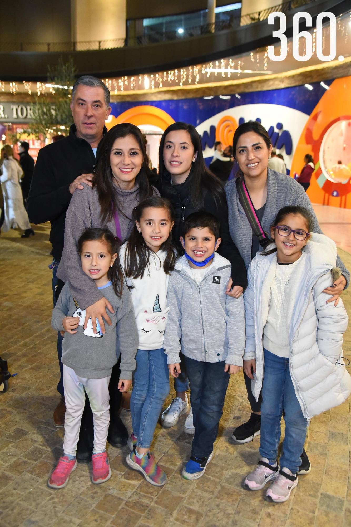 $!Rodrigo Lara, Daniela Torres de Valdés, Berenice Riojas, María Isabela Lara, María Angela Lara, María Fernanda Lara, David Valdés y Valeria Valdés.