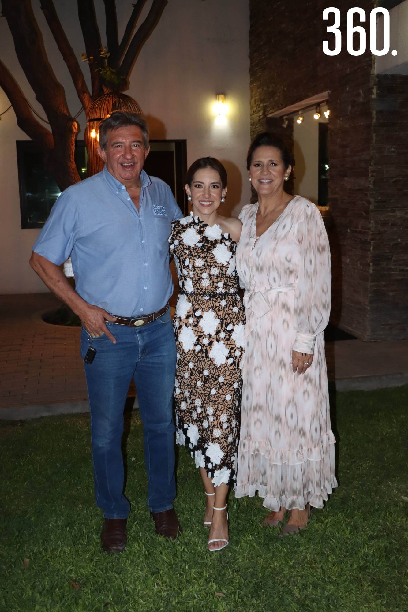 $!Vero con sus padres, Polo Elizondo y Patricia Rodríguez.