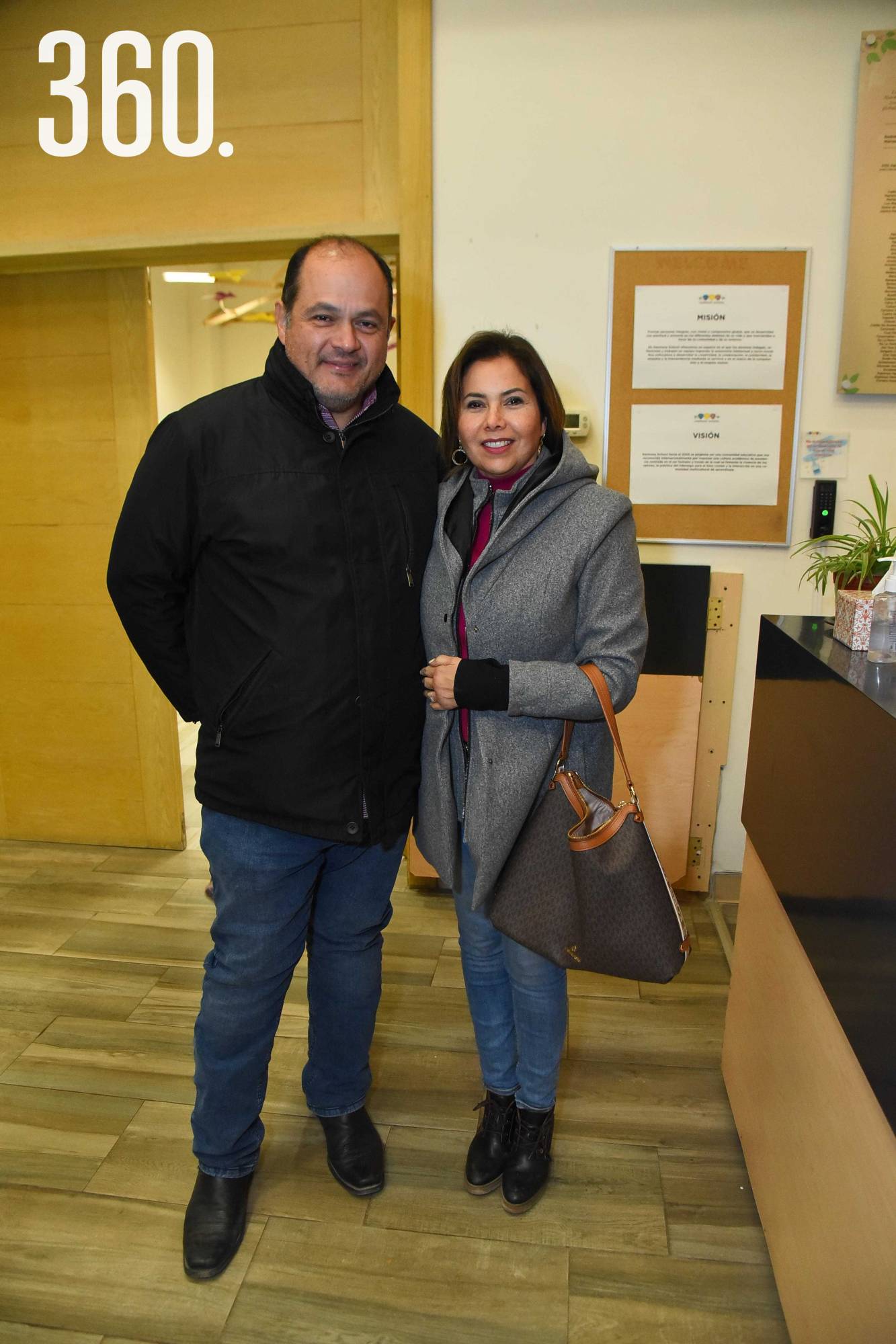 $!PADRES DE FAMILIA ASISTEN A CONFERENCIA &quot;HIJOS CON RAÍCES Y ALAS&quot;