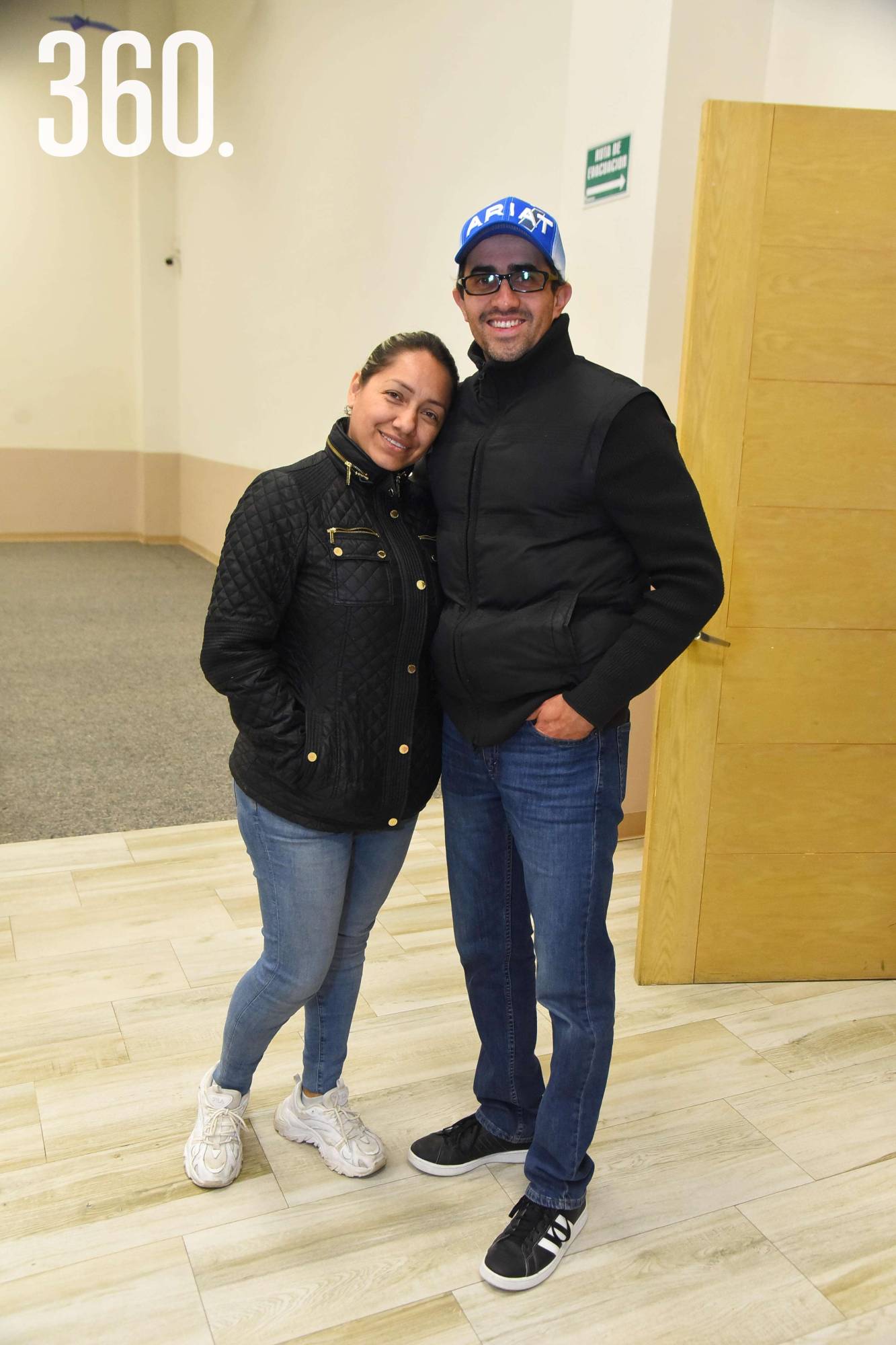 $!PADRES DE FAMILIA ASISTEN A CONFERENCIA &quot;HIJOS CON RAÍCES Y ALAS&quot;