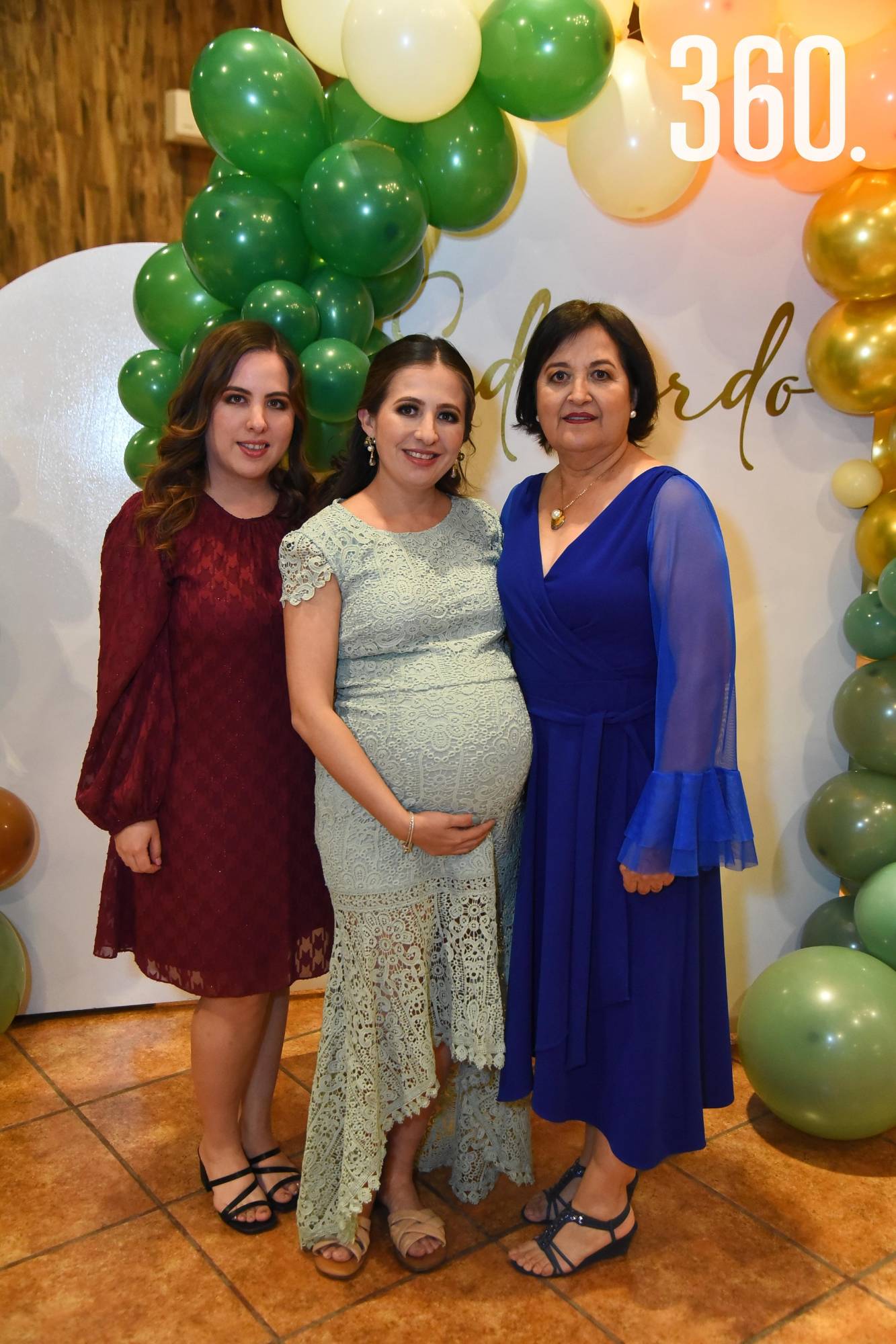 $!Martha Lucero Coss Reyes con su mamá Martha Reyes y su hermana Mariana Coss Reyes.