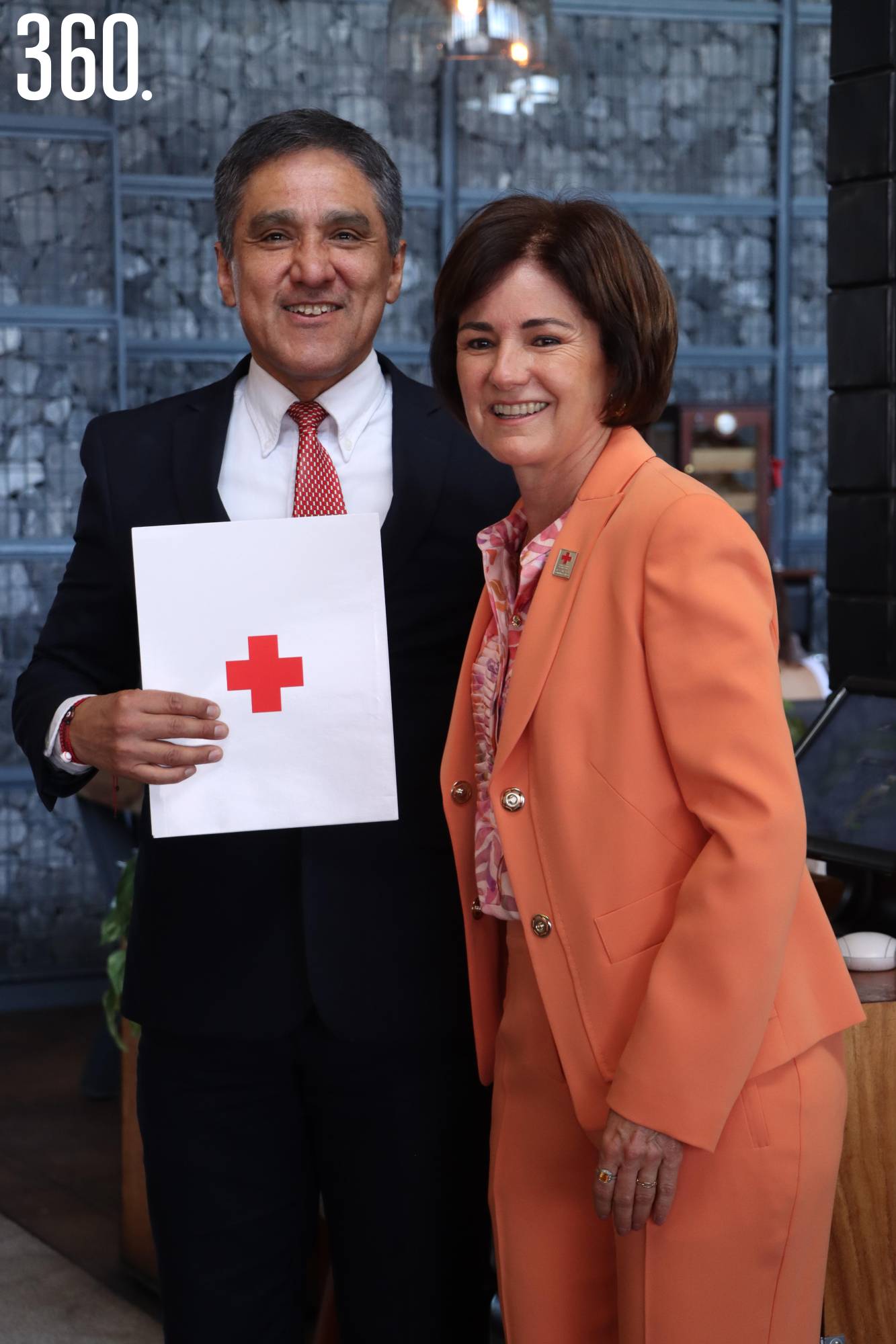 $!Reconocimiento al equipo del restaurante.