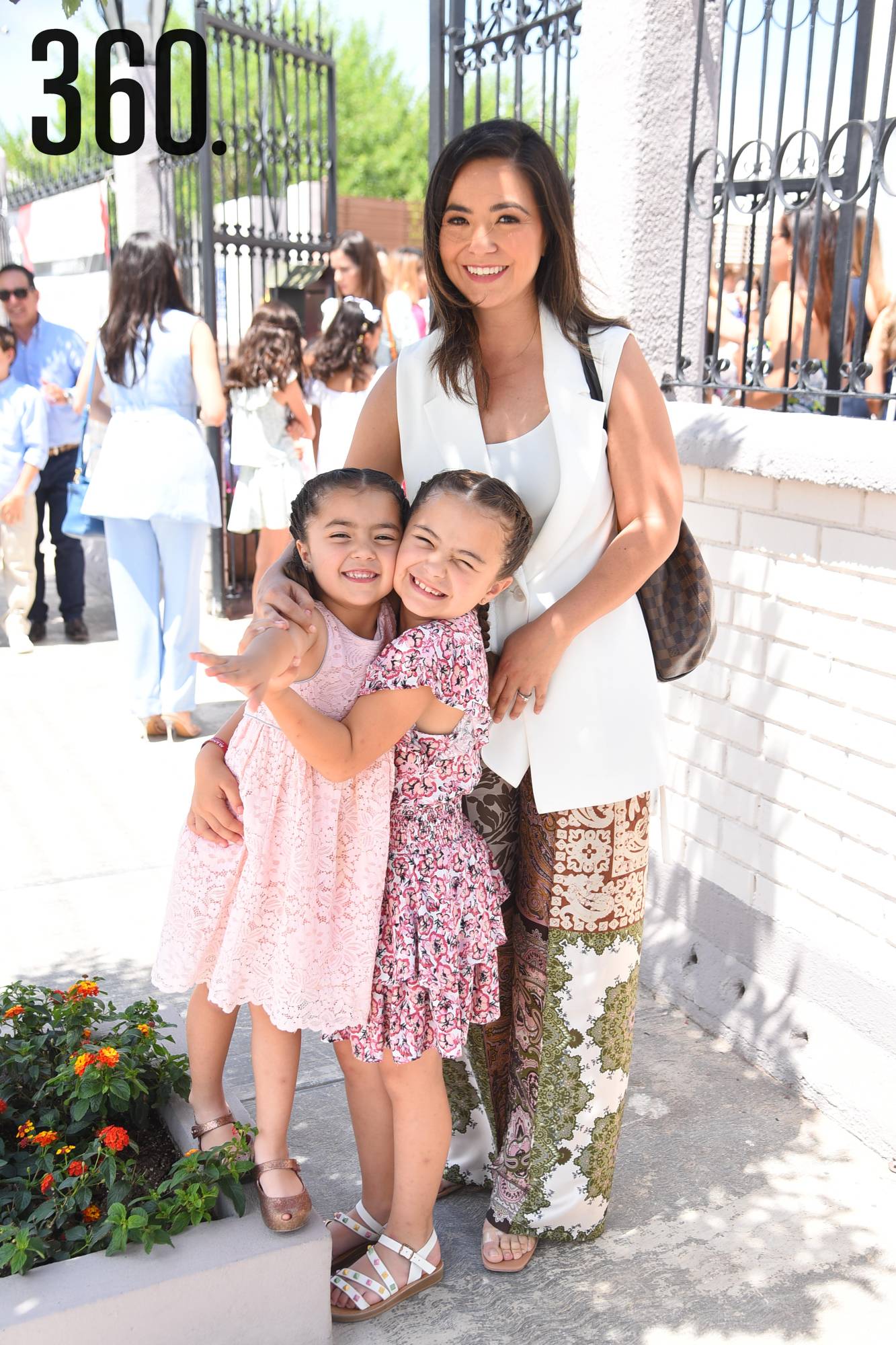 $!María Fernanda Guajardo con Adelina y Romina González.