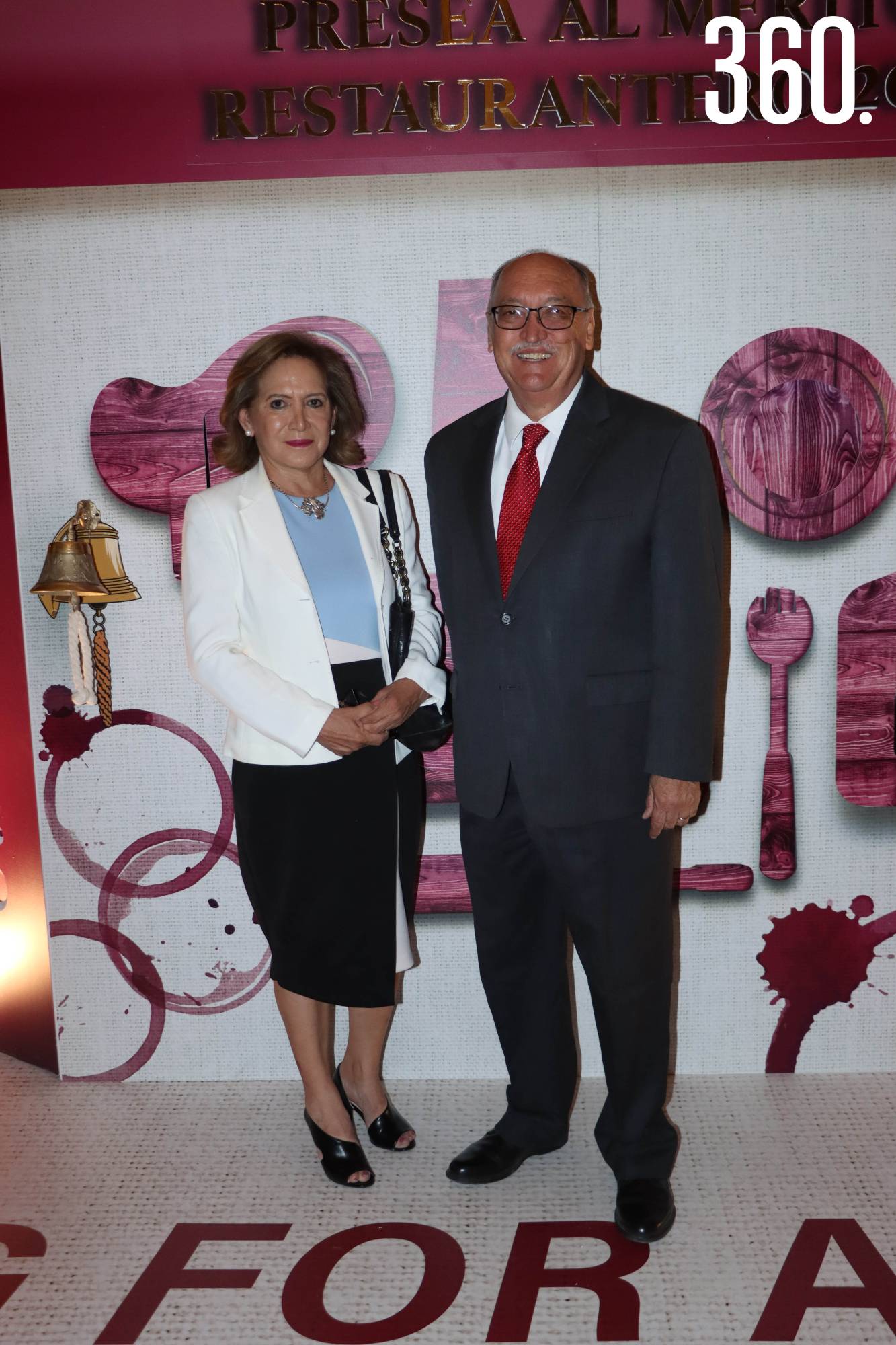 $!María del Rosario González y Jesús Francisco Aguirre.