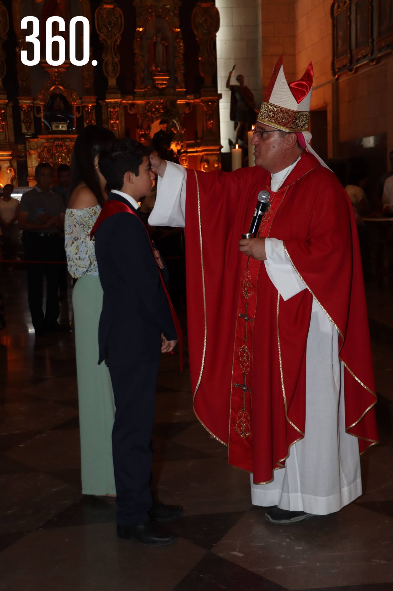 $!JÓVENES DEL COLEGIO LA PAZ RECIBEN LA CONFIRMACIÓN