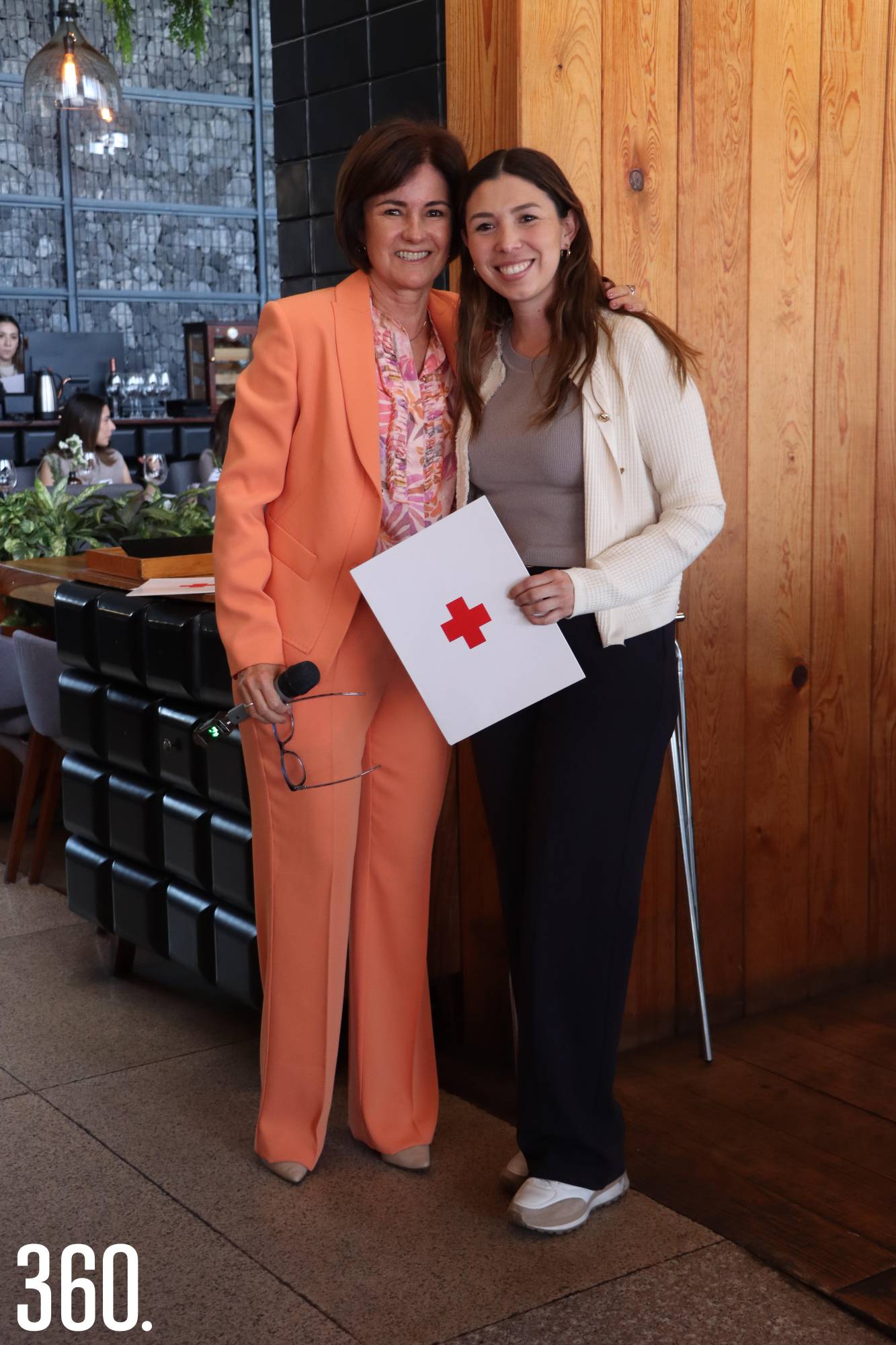 $!Roberta Ramón recibió un reconocimiento.