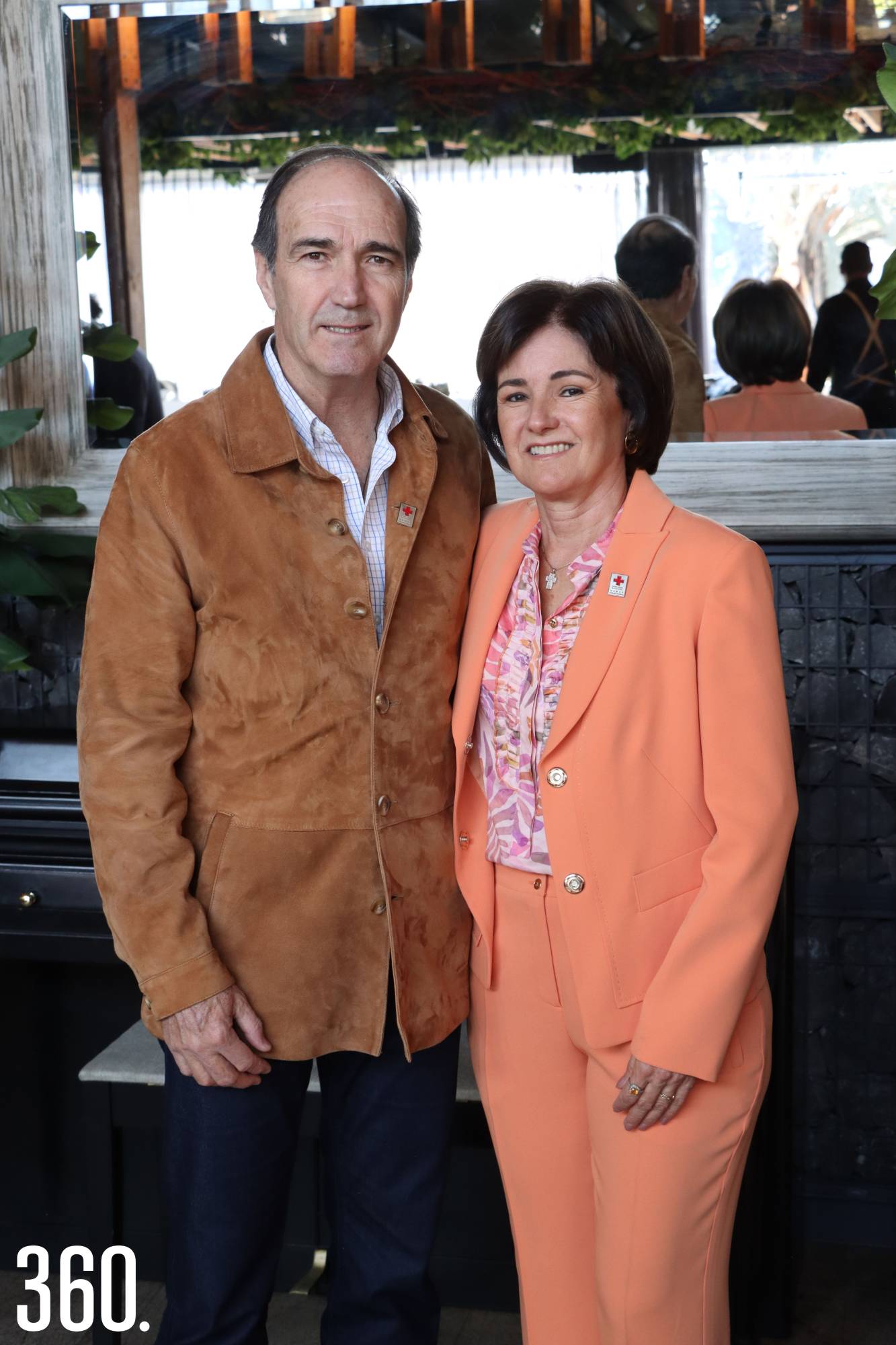 $!Sergio Pérez, presidente de la Cruz Roja Saltillo, y Yoyis Flores de Pérez, presidenta de las Damas Voluntarias.
