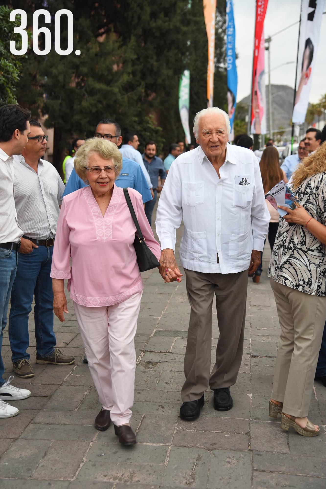 $!Mariza Ramírez de Berrueto y Arturo Berrueto González.