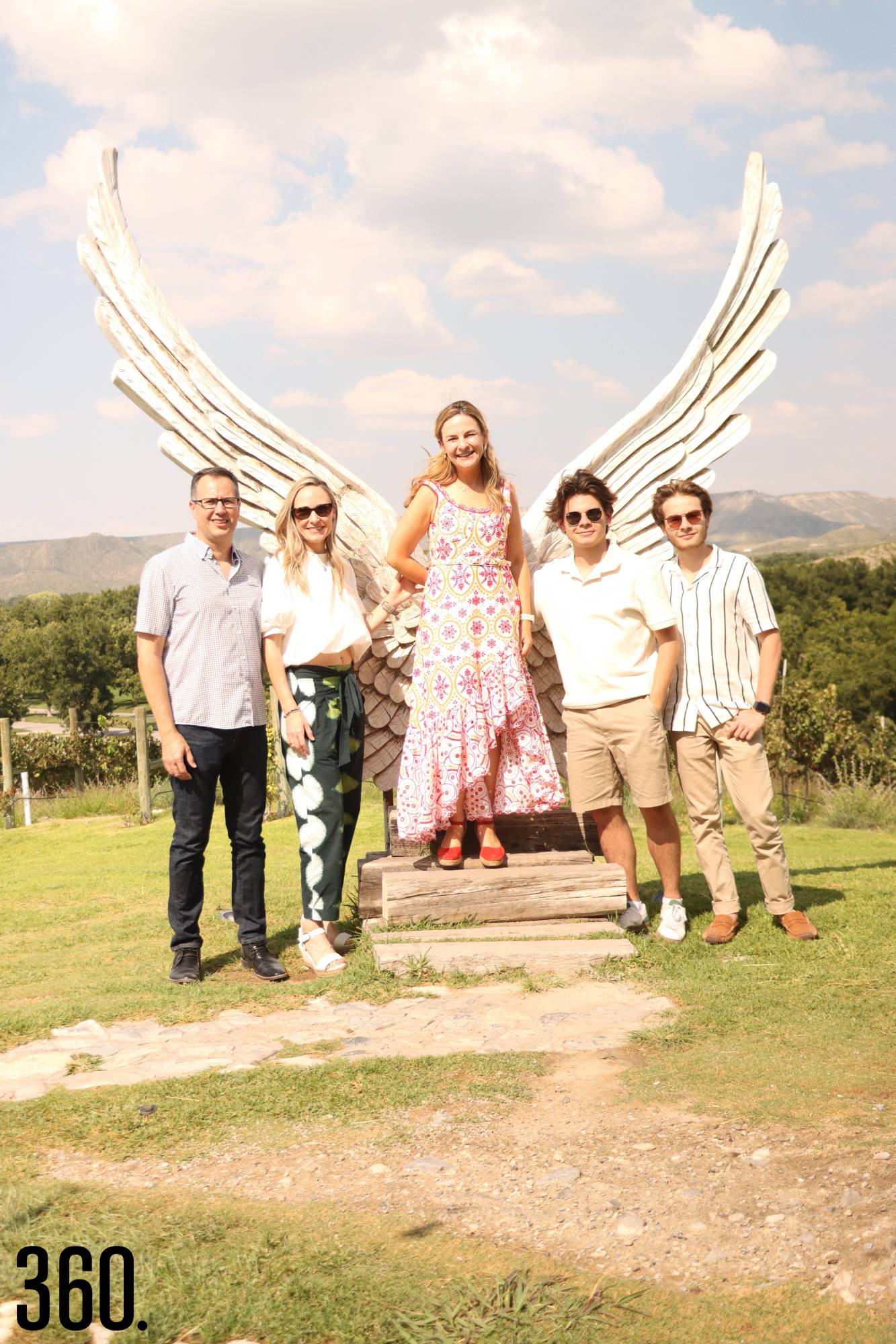 $!FESTEJAN A LIZZY EN LOS VIÑEDOS