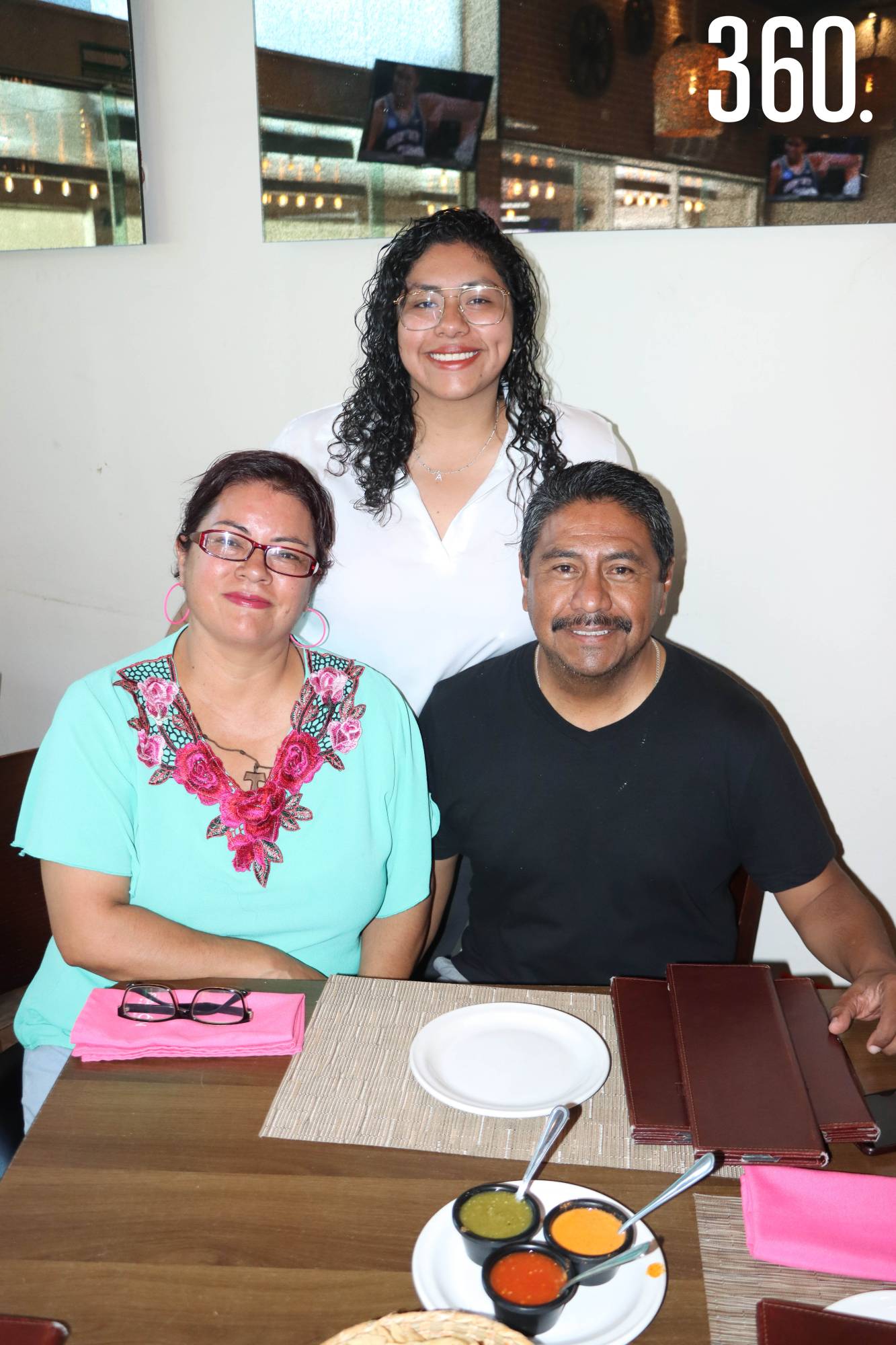 $!Los padres de familia disfrutaron de un delicioso desayuno.