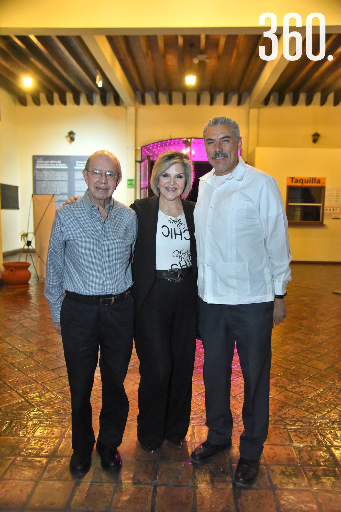 $!César y Lety Rodarte con Sergio Salazar.