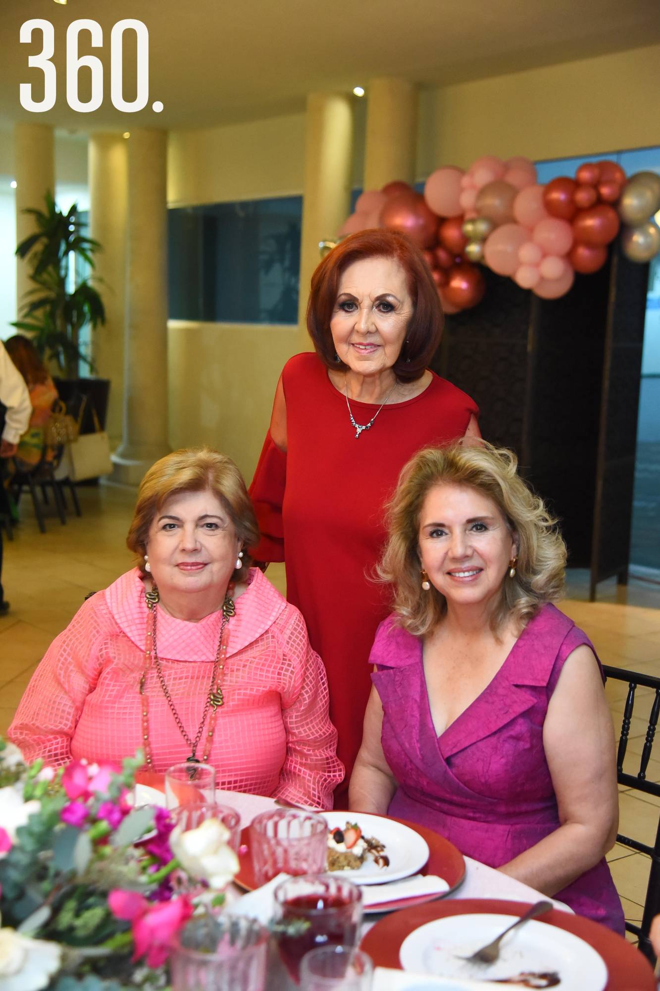 $!La cumpleañera con María Eugenia Quintanilla y Lucila Ruiz.