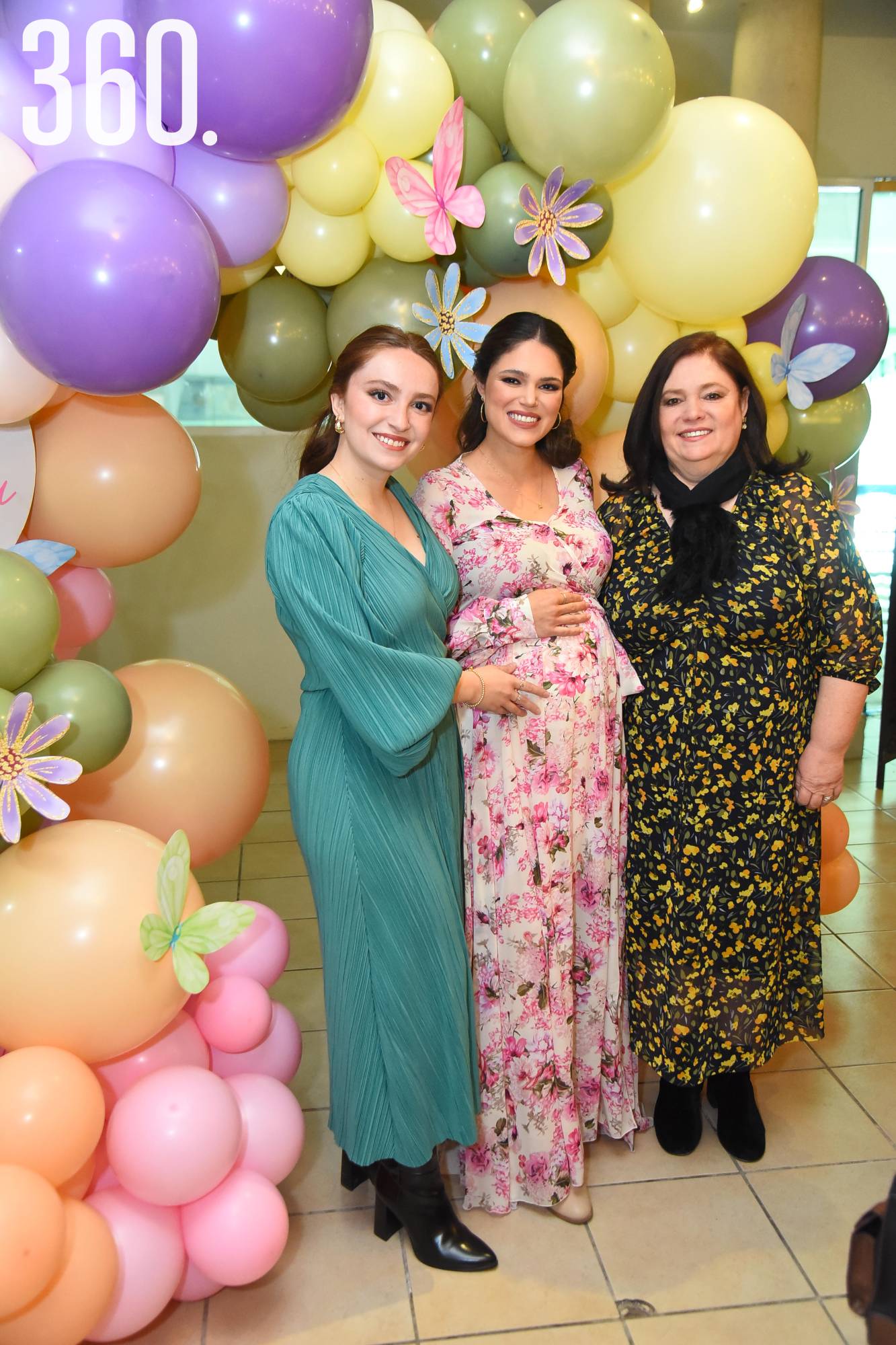 $!Annie Aguirre López con su mamá Hilda María López Rumayor y su hermana Camila Aguirre López.