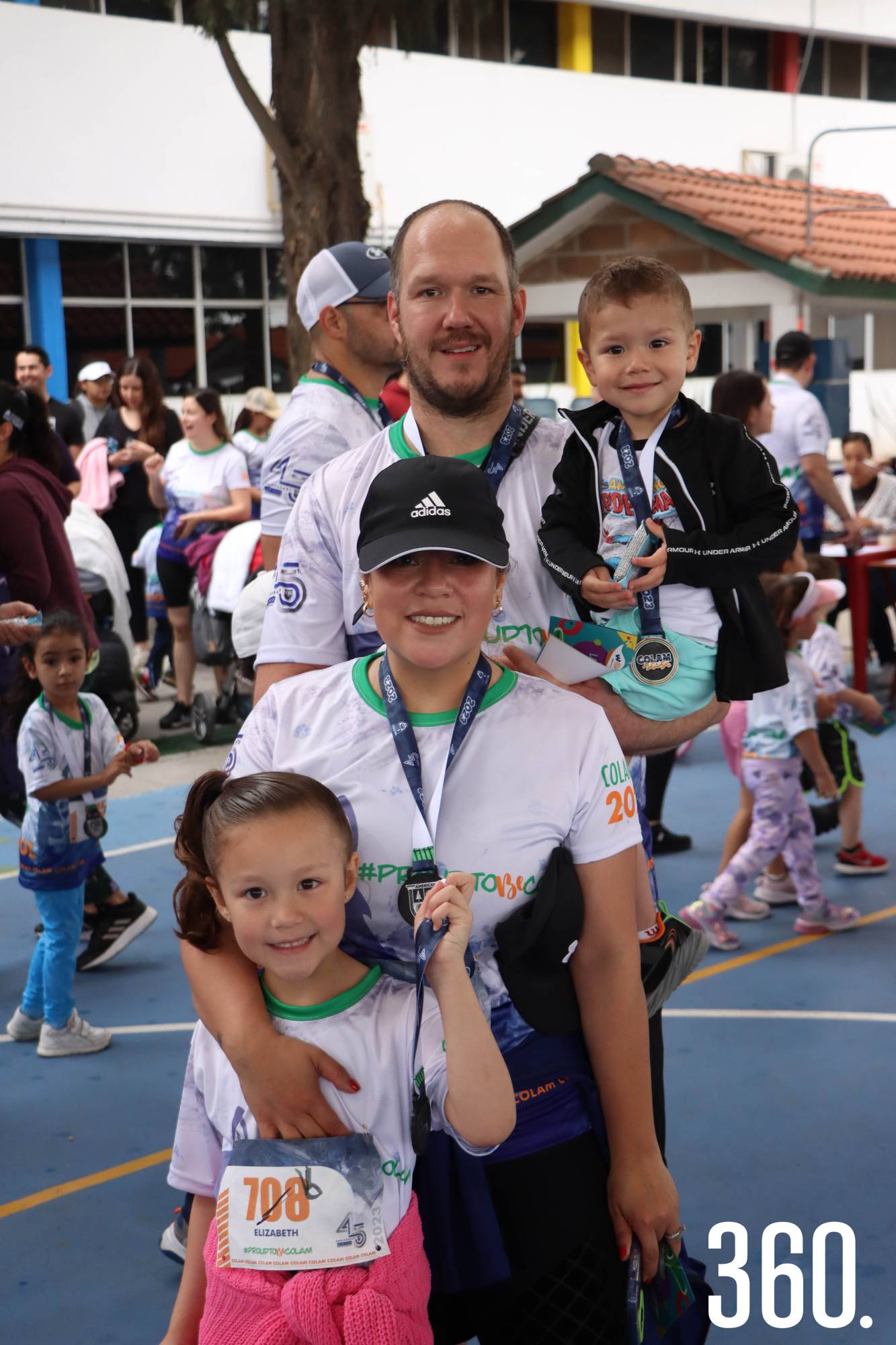 $!Pato Baum y Alejandra Vargas con sus hijos Lizzy y Tim.