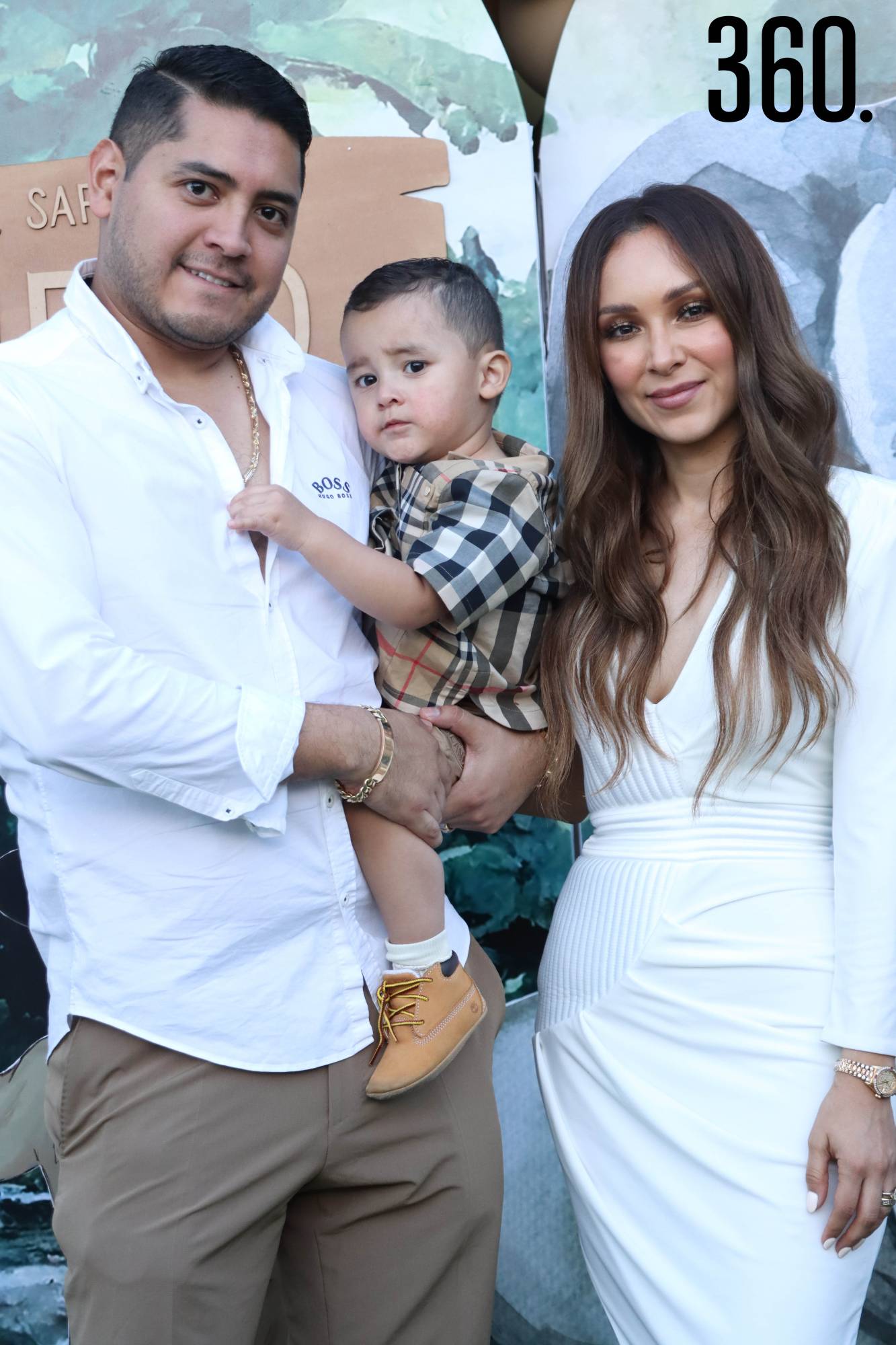 $!Diego con sus padres Jesús Briseño y Dinorah Téllez.
