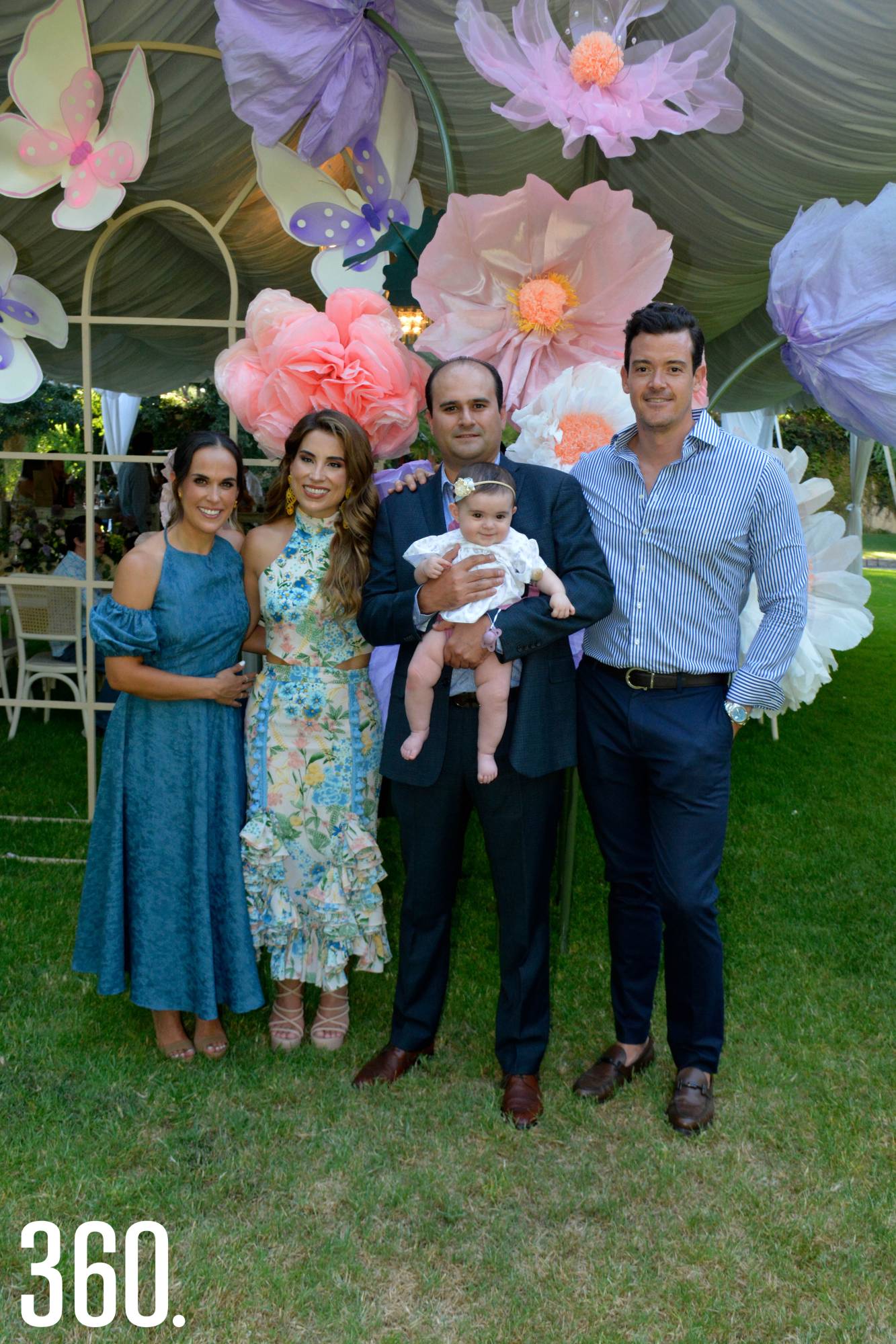 $!Roberta acompañada por su padres Martis López de García y Juan Antonio García Vives, y sus padrinos Marcela Morales de Fraustro y Eduardo Fraustro Dávila.