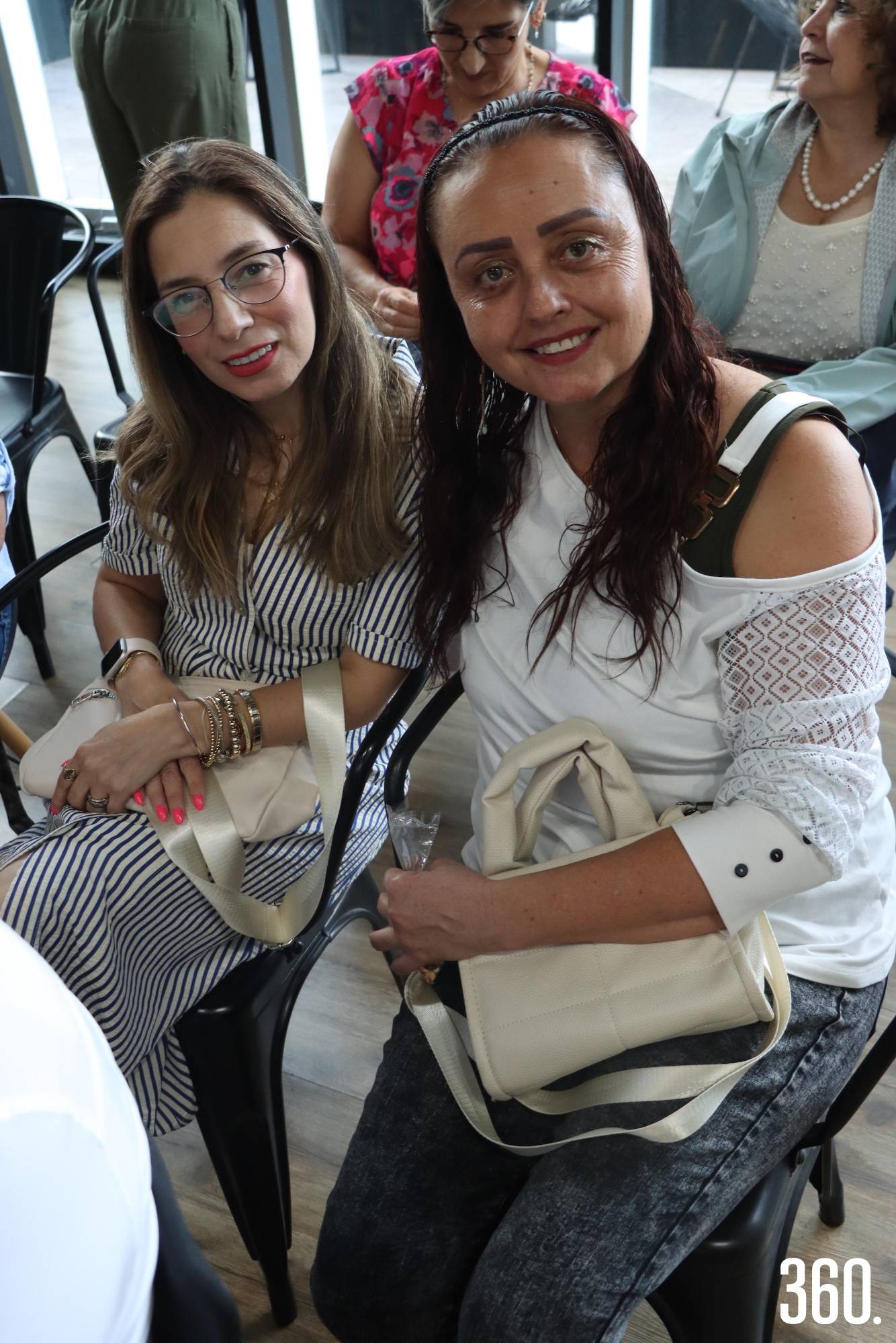 $!María Elena Santos y Brenda Ostos.