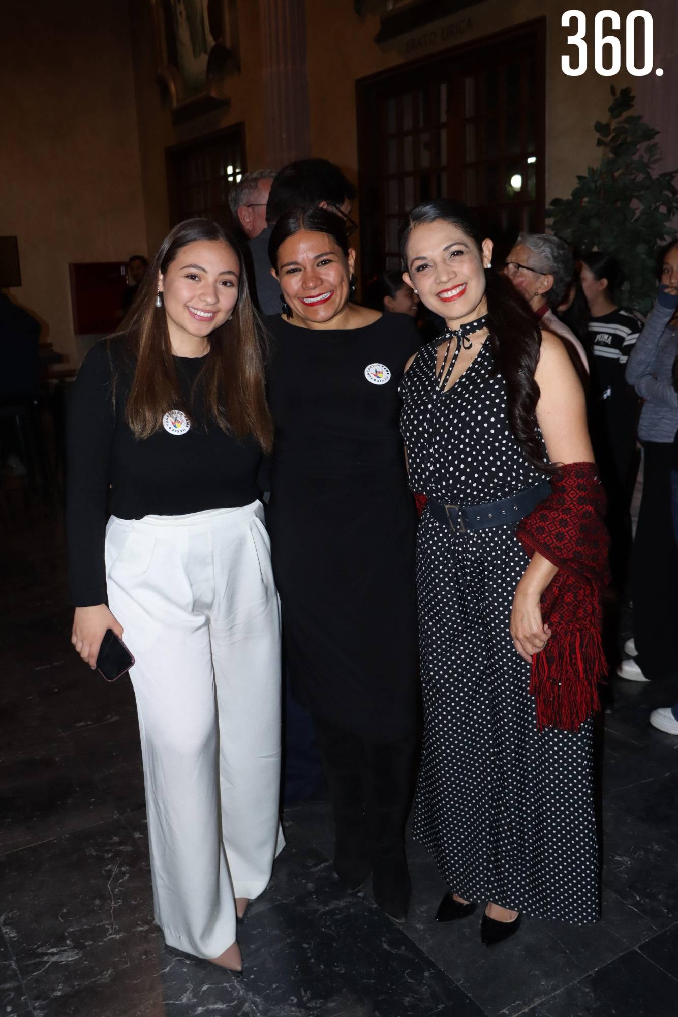 $!Rebeca y Patricia Yeverino con Maribel Lugo.