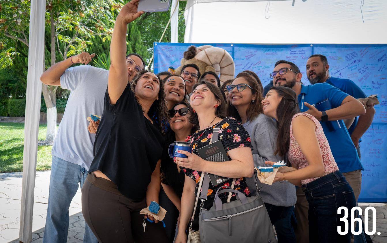 $!Las selfies no se hicieron esperar.