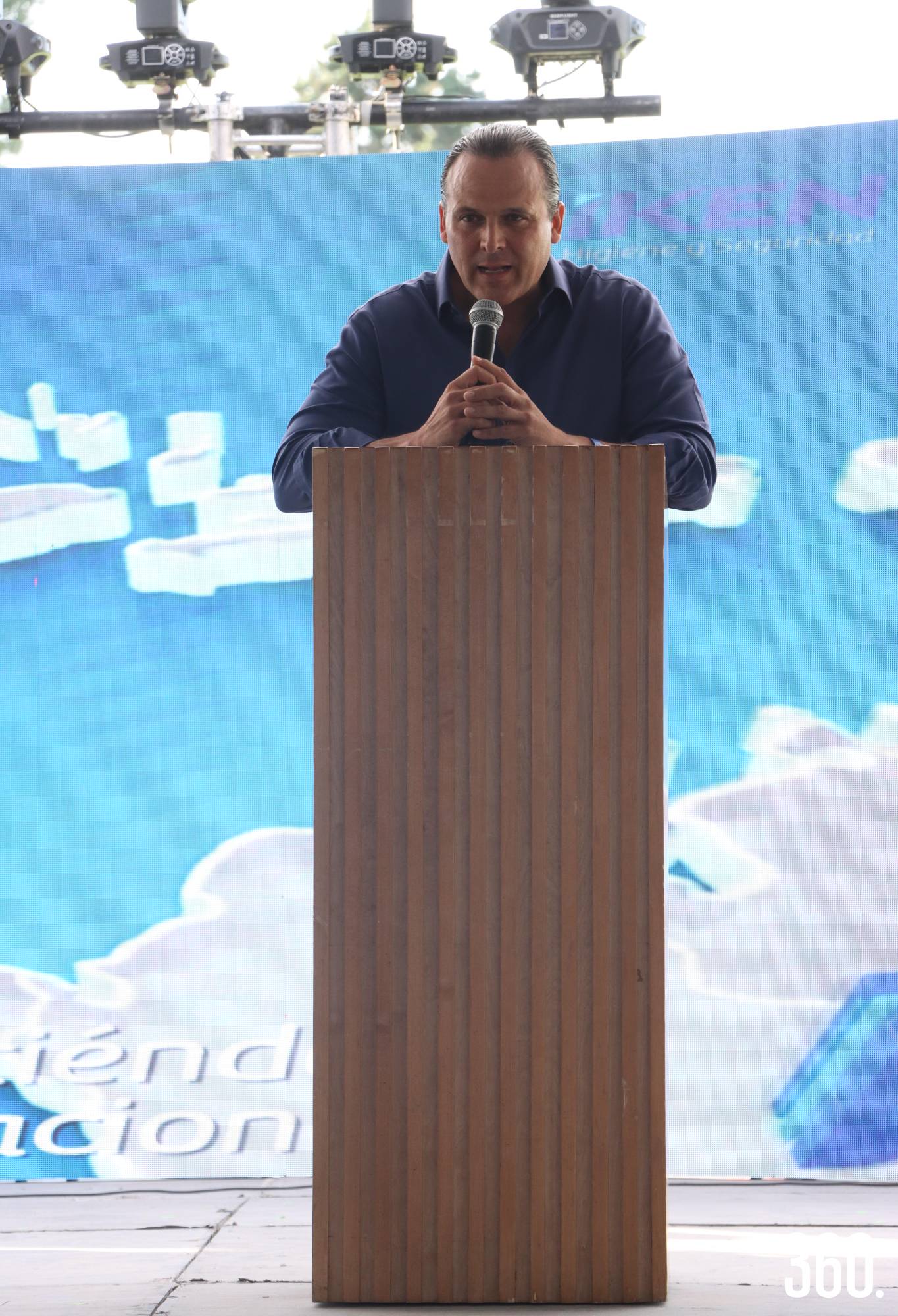 $!Alberto Mohamar agradeciendo a los presentes.