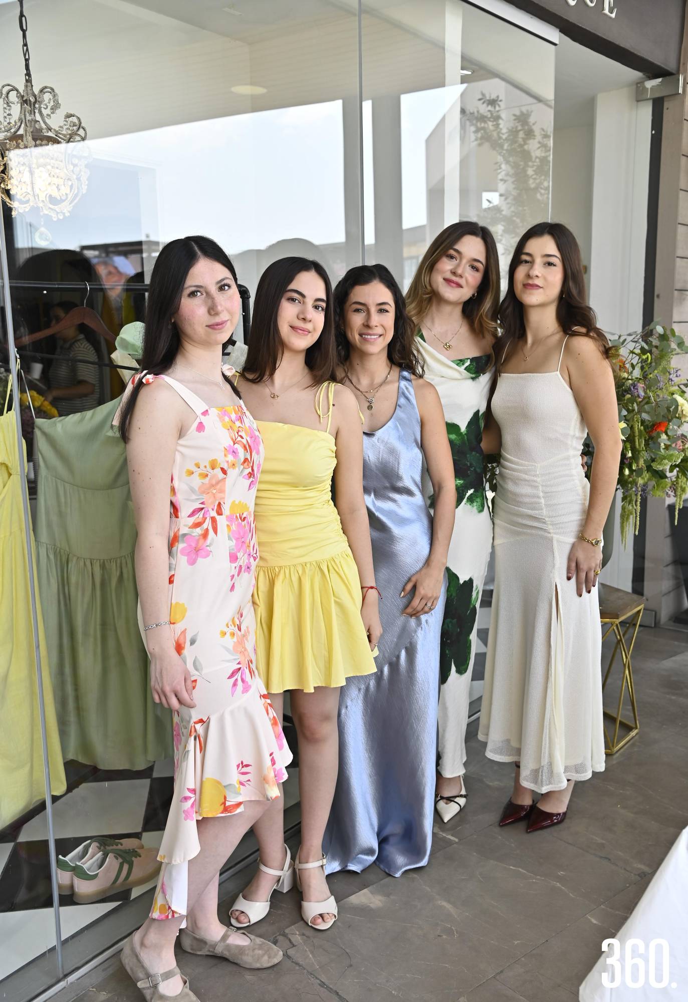 $!Amaya y Ana Melo, Gabriela Valdés, Marcela González y Ana Paula Luna.