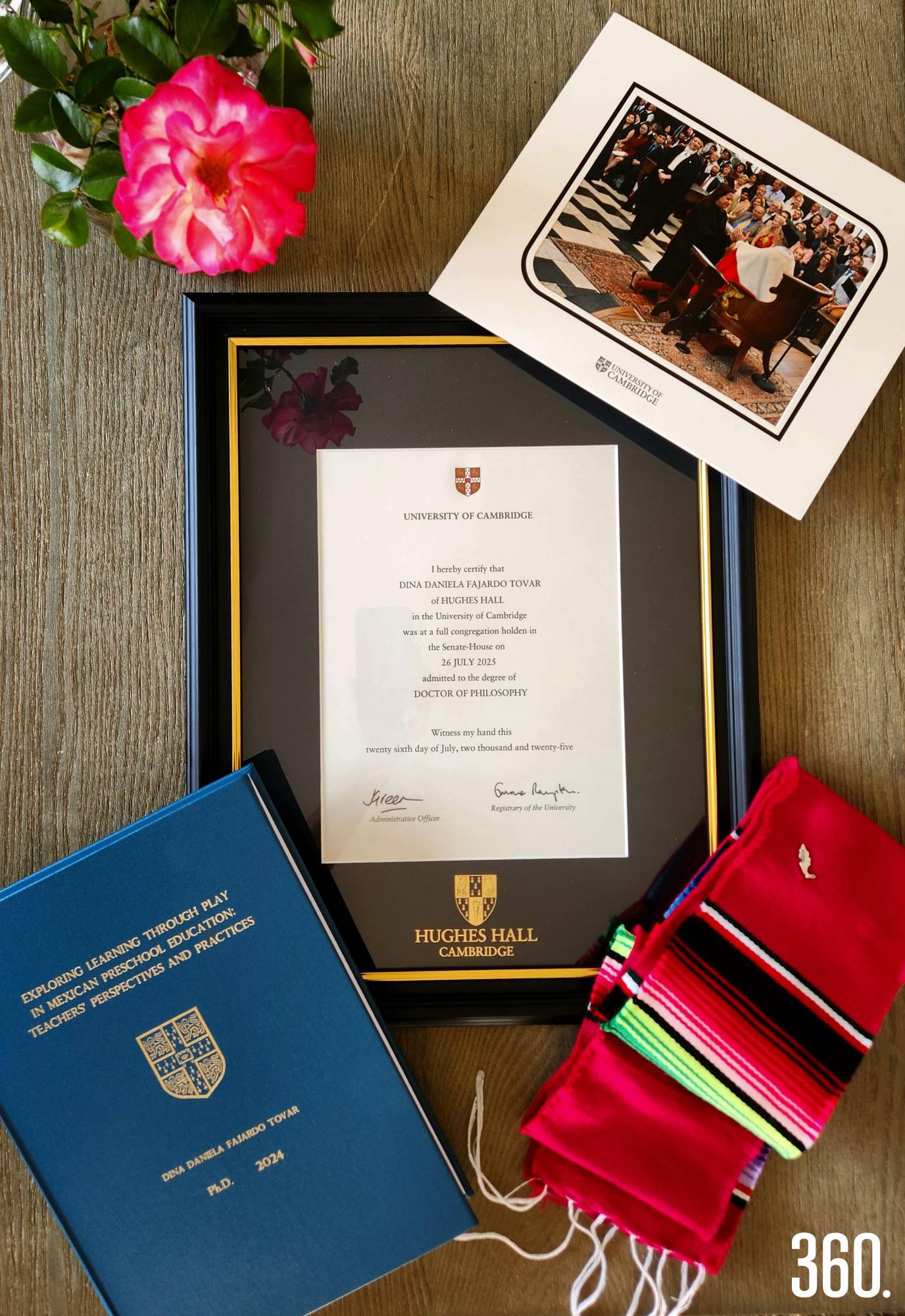 $!Título de doctorado otorgado por la Universidad de Cambridge.