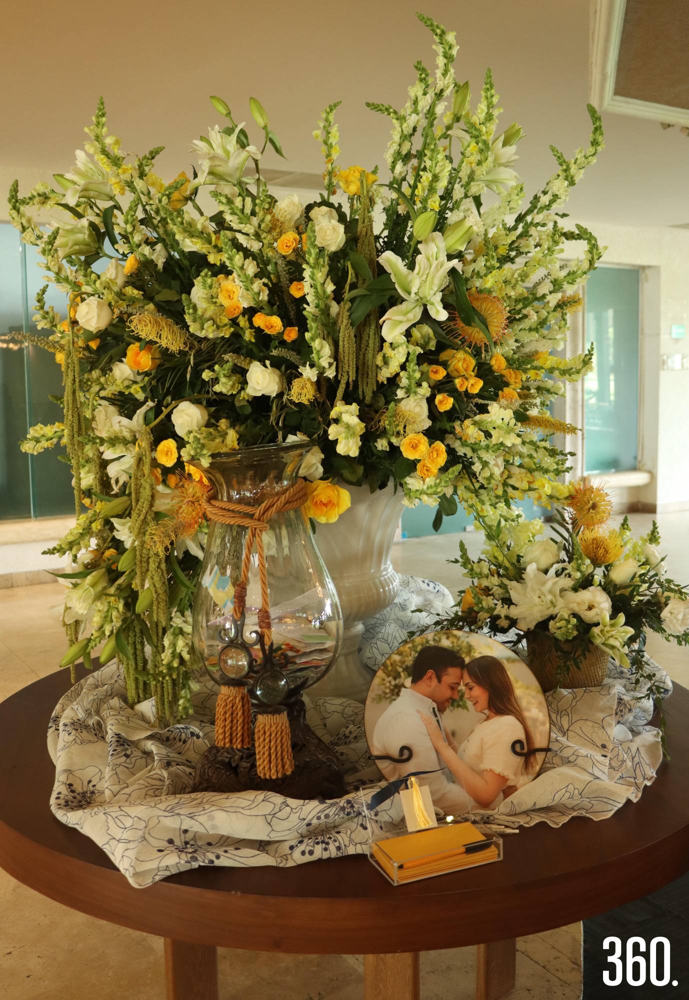 $!Y en la entrada había una fotografía de los novios.
