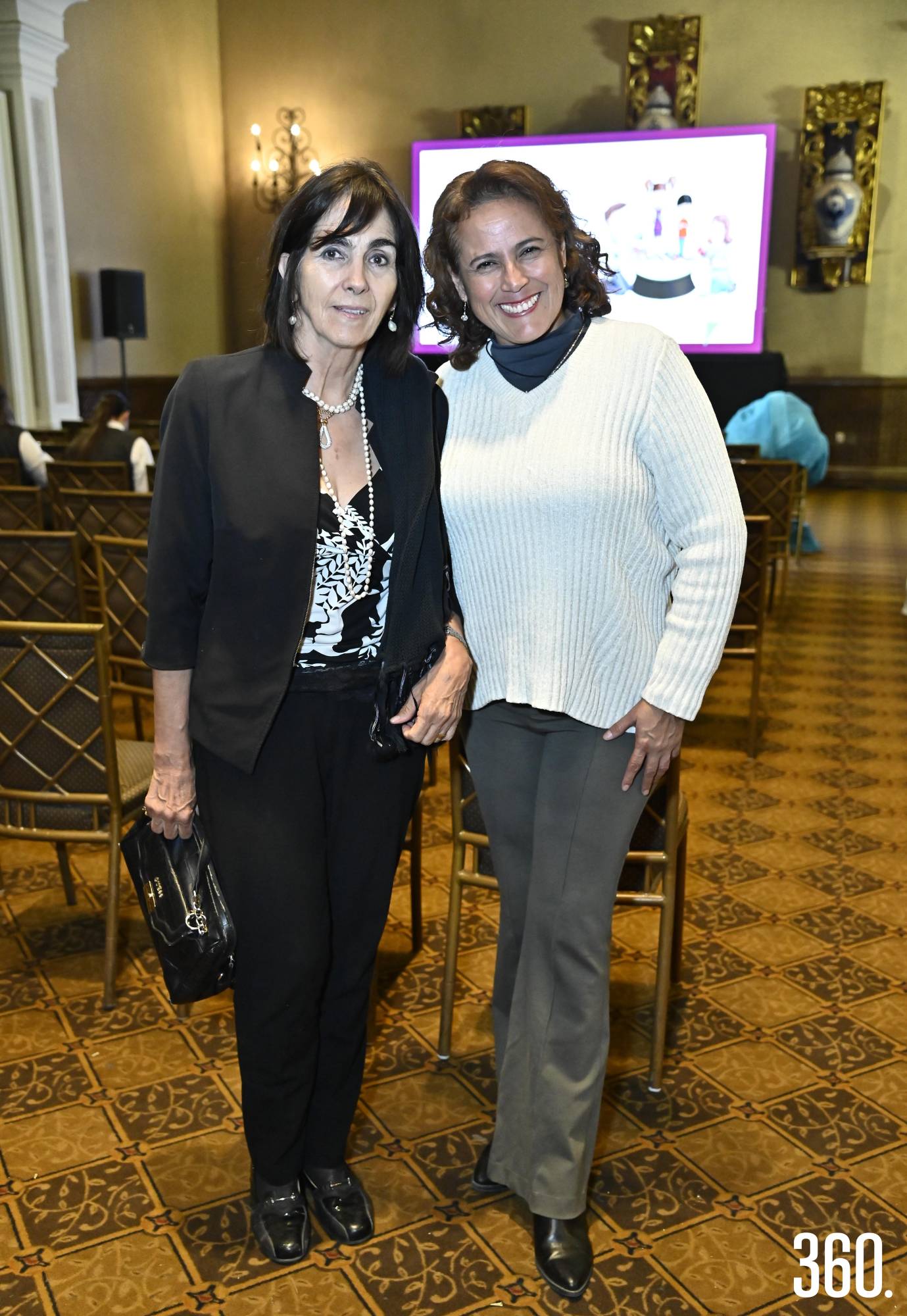 $!Juana María Ramírez de Gonzalez y Yesenia García.