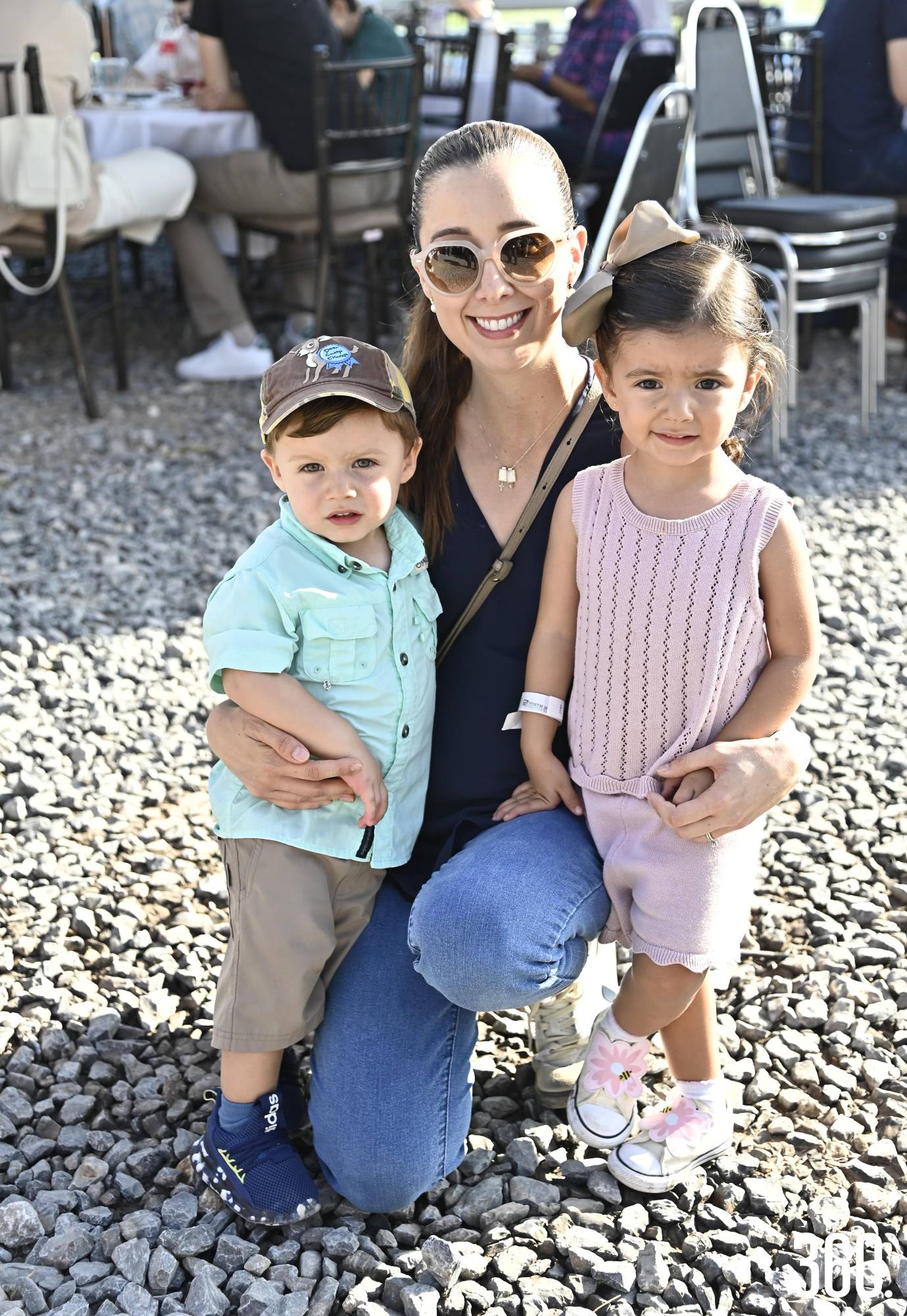 $!Sofía Elguézaval con sus hijos, Roberto Andrés y María Sofía Treviño.