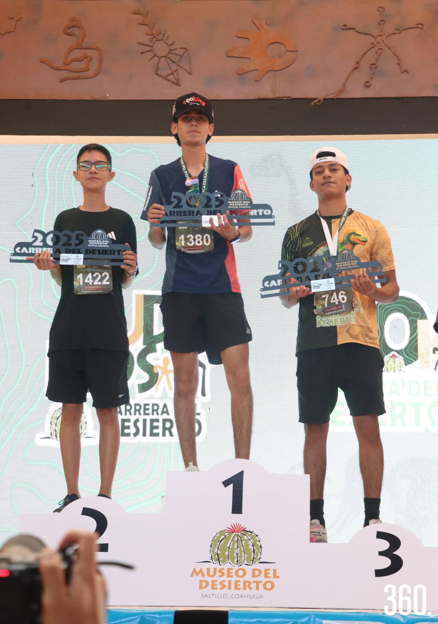 $!José García, Luis Aguilera y César Valerio, 2ndo, 1er y 3er lugar Varonil 13 a 19.