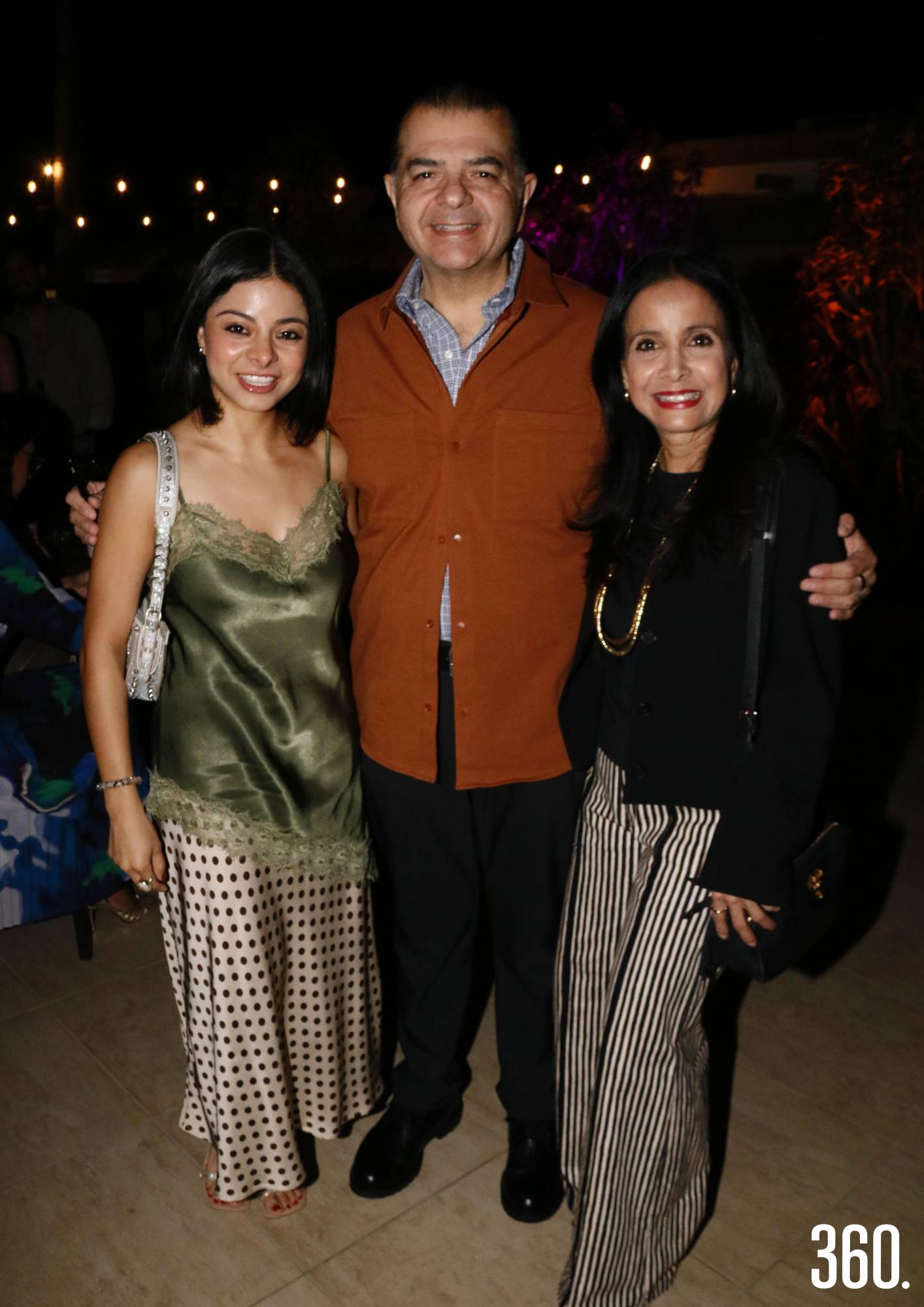 $!Sofía y Héctor Marroquín acompañados por Betty Medina.