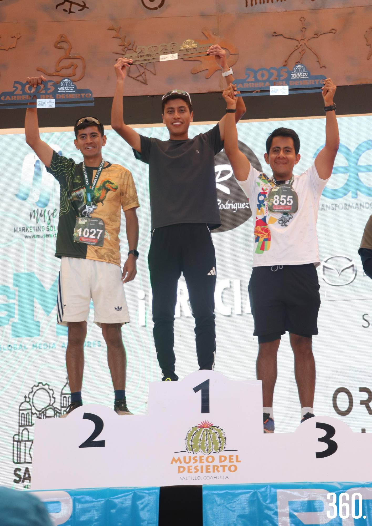 $!Enrique Olvera, Jesús Soto y Francisco Núñez, 2ndo, 1er y 3er lugar Varonil 20 a 29.