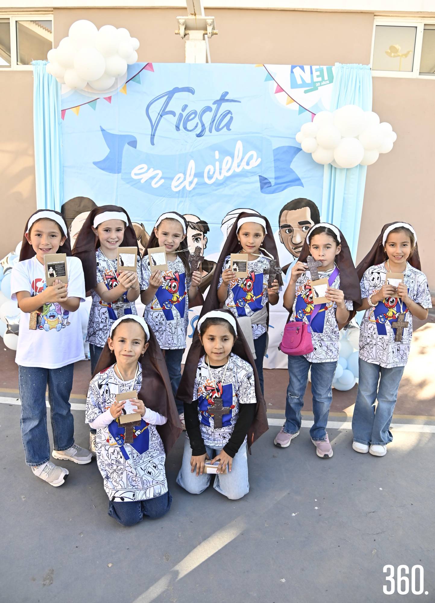 $!Alumnas del Cumbres personificando a Santa Teresa de Jesús.