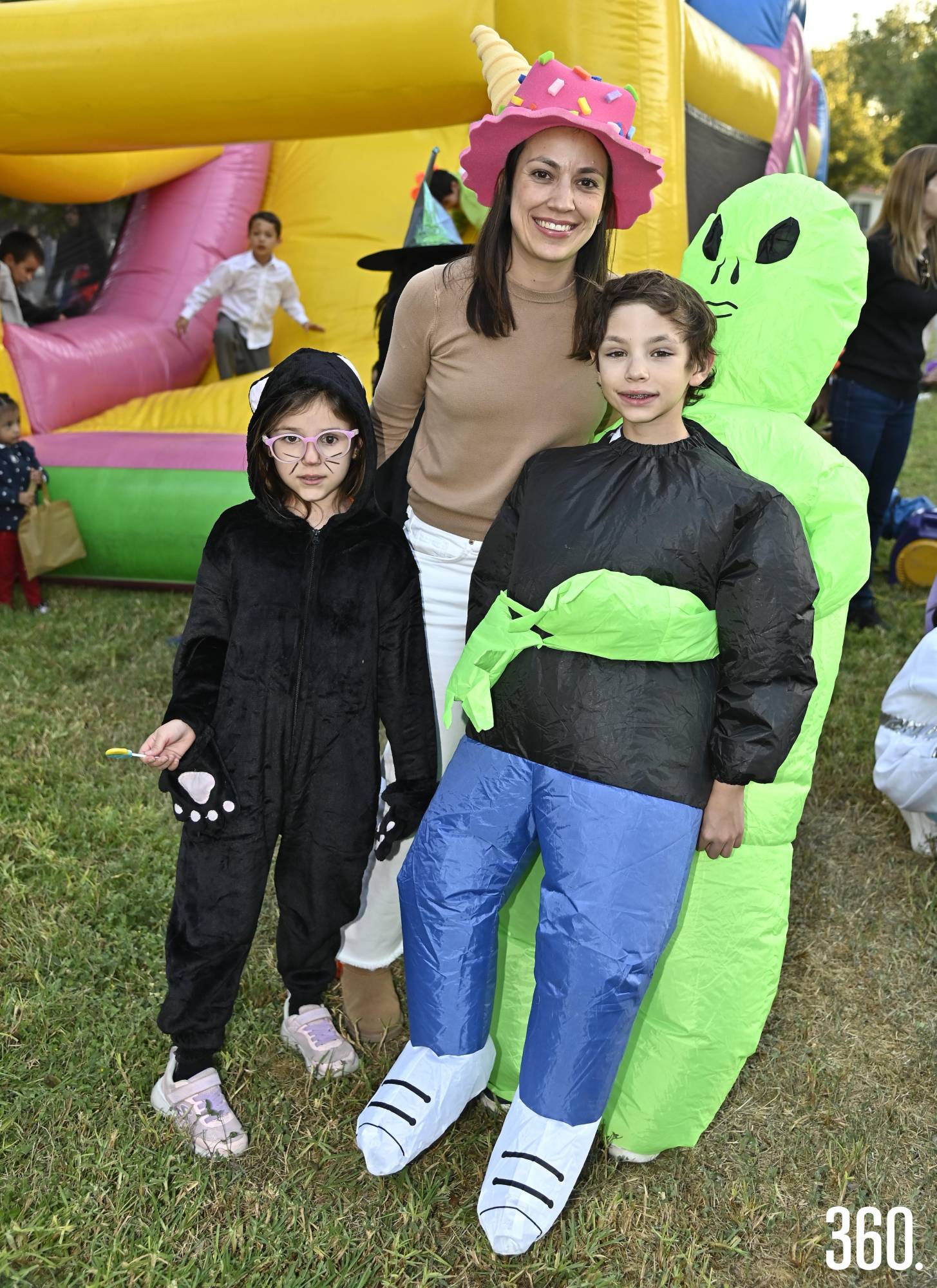 $!Ana Karla, Karla y Polo Herrera.