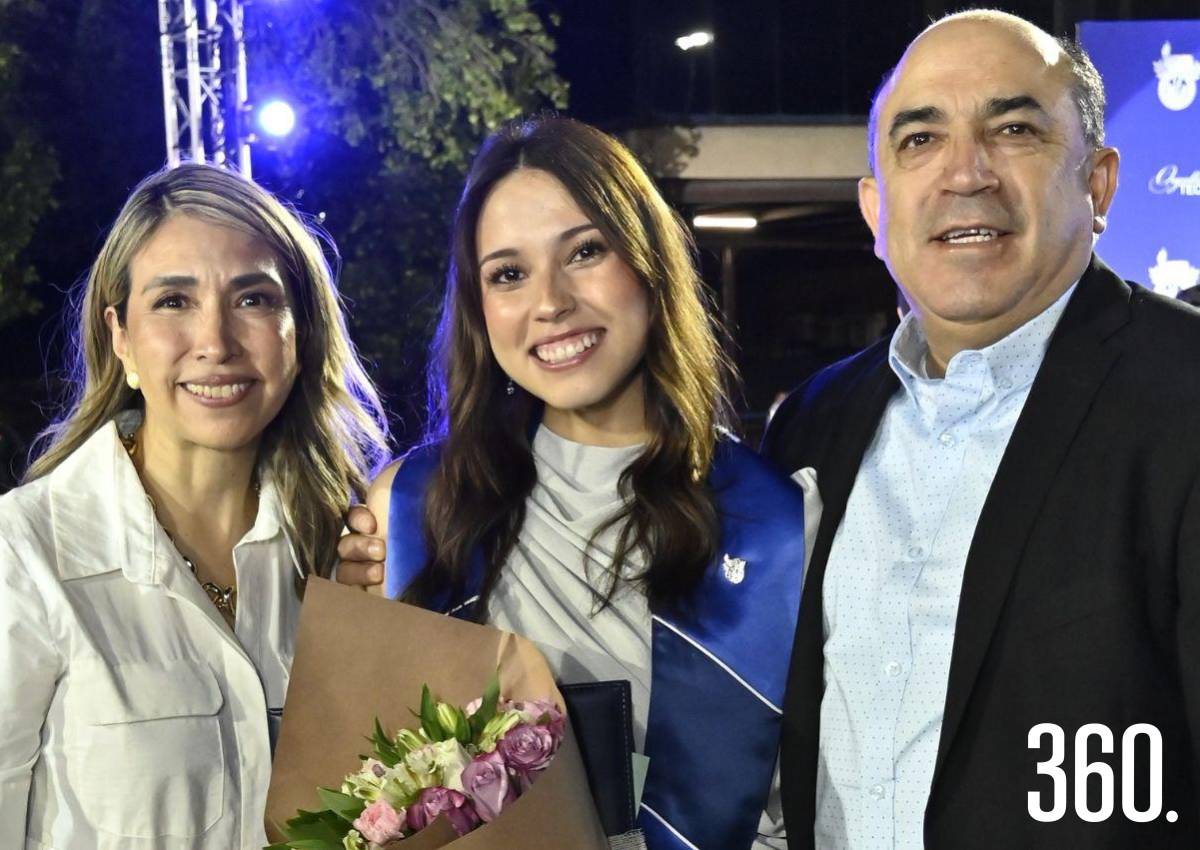CONCLUYEN ALUMNOS DEL TEC DE MONTERREY SU CARRERA