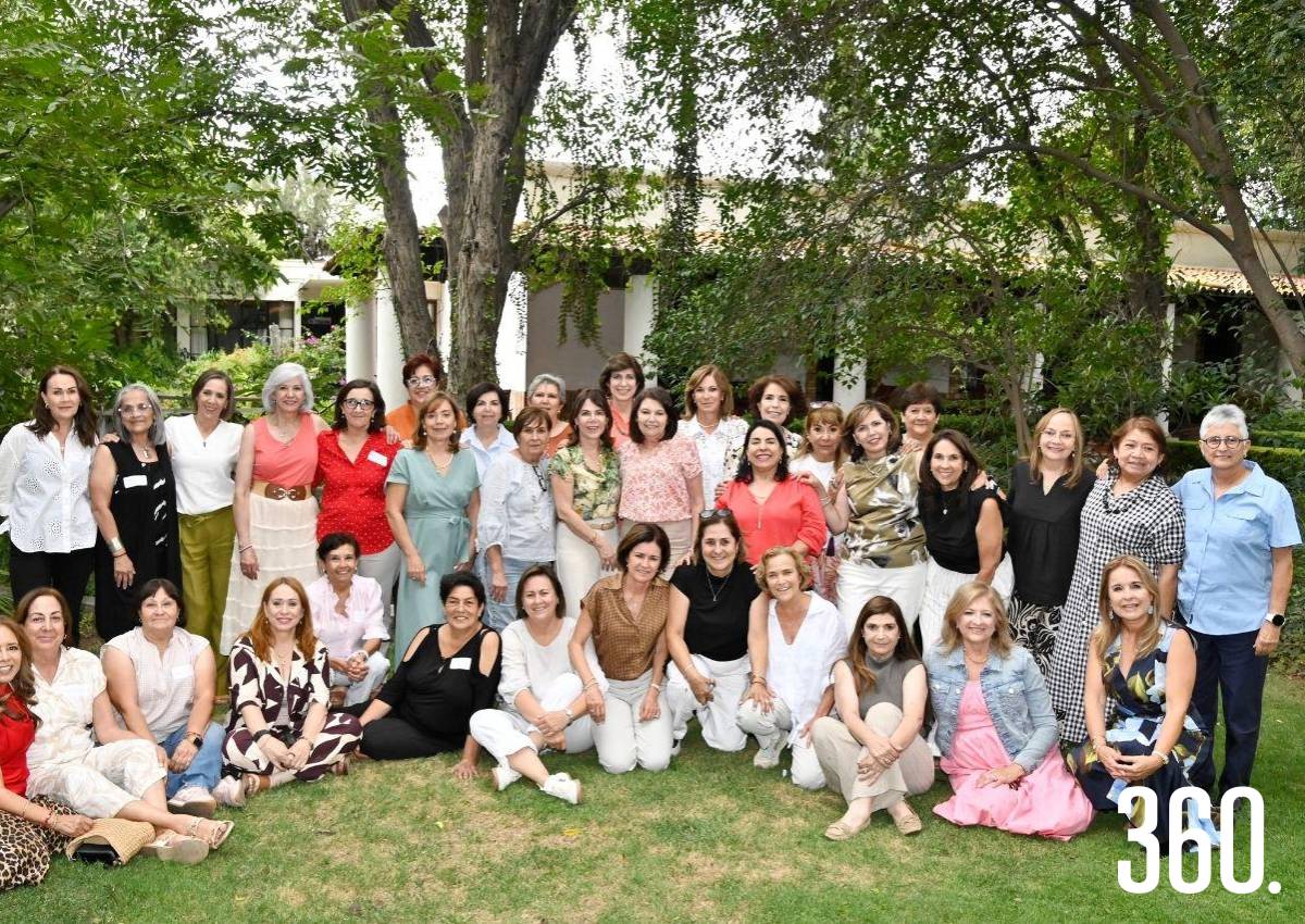 SE REÚNEN EXALUMNAS DEL COLEGIO LA PAZ EN SU 50 ANIVERSARIO
